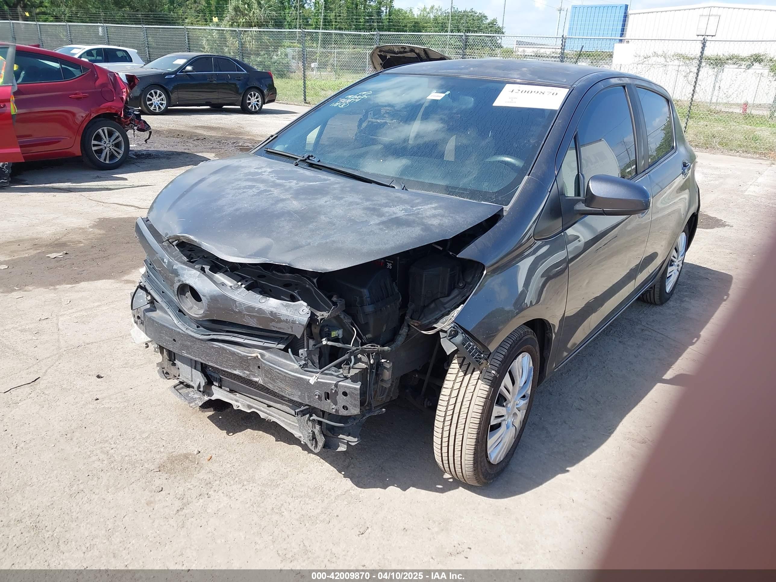 TOYOTA YARIS image 2