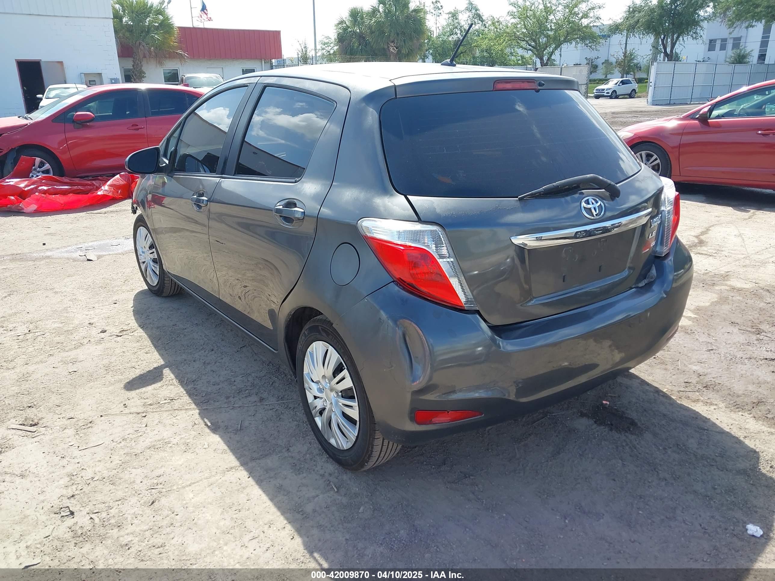 TOYOTA YARIS image 3