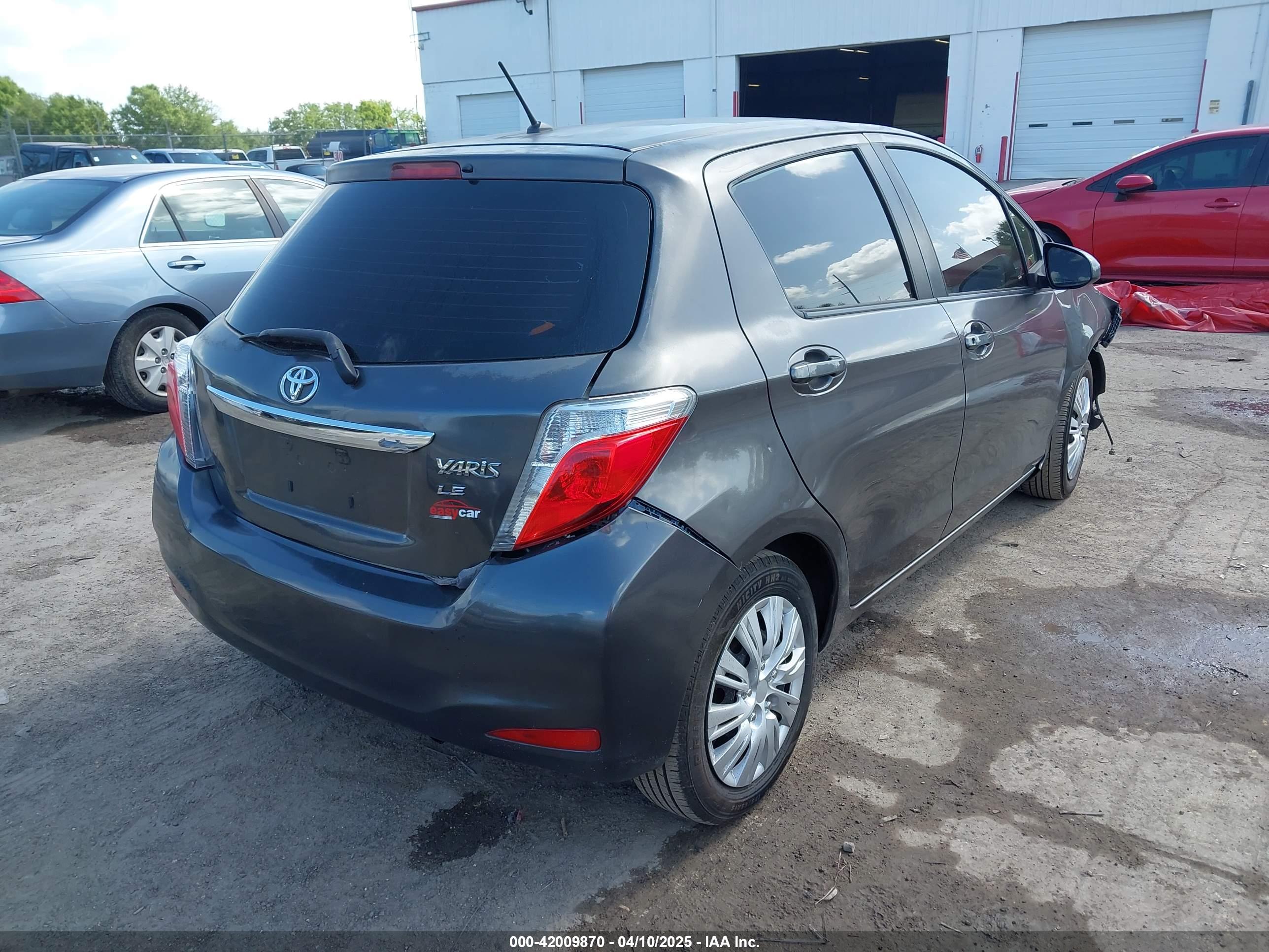 TOYOTA YARIS image 4