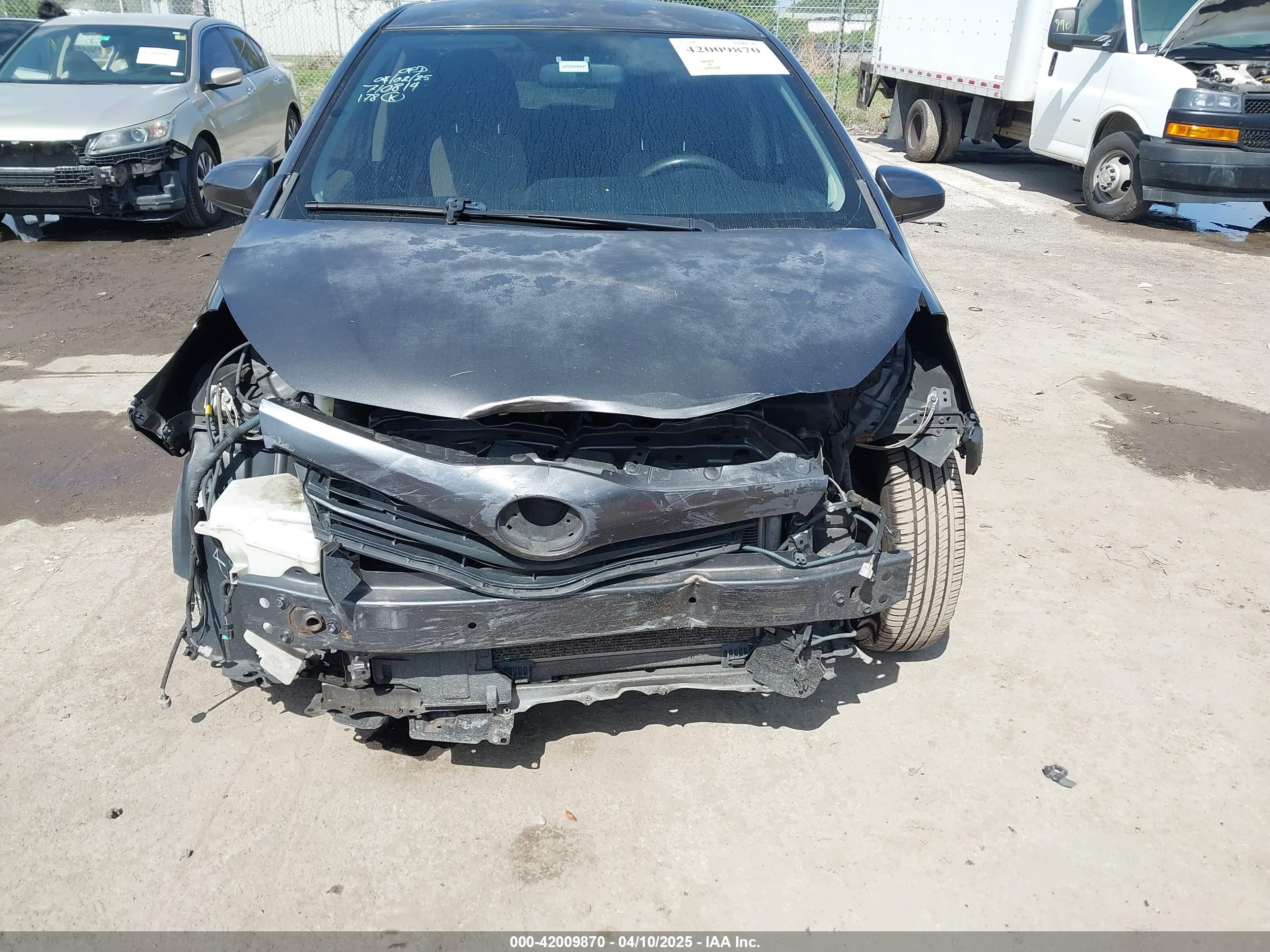 TOYOTA YARIS image 6