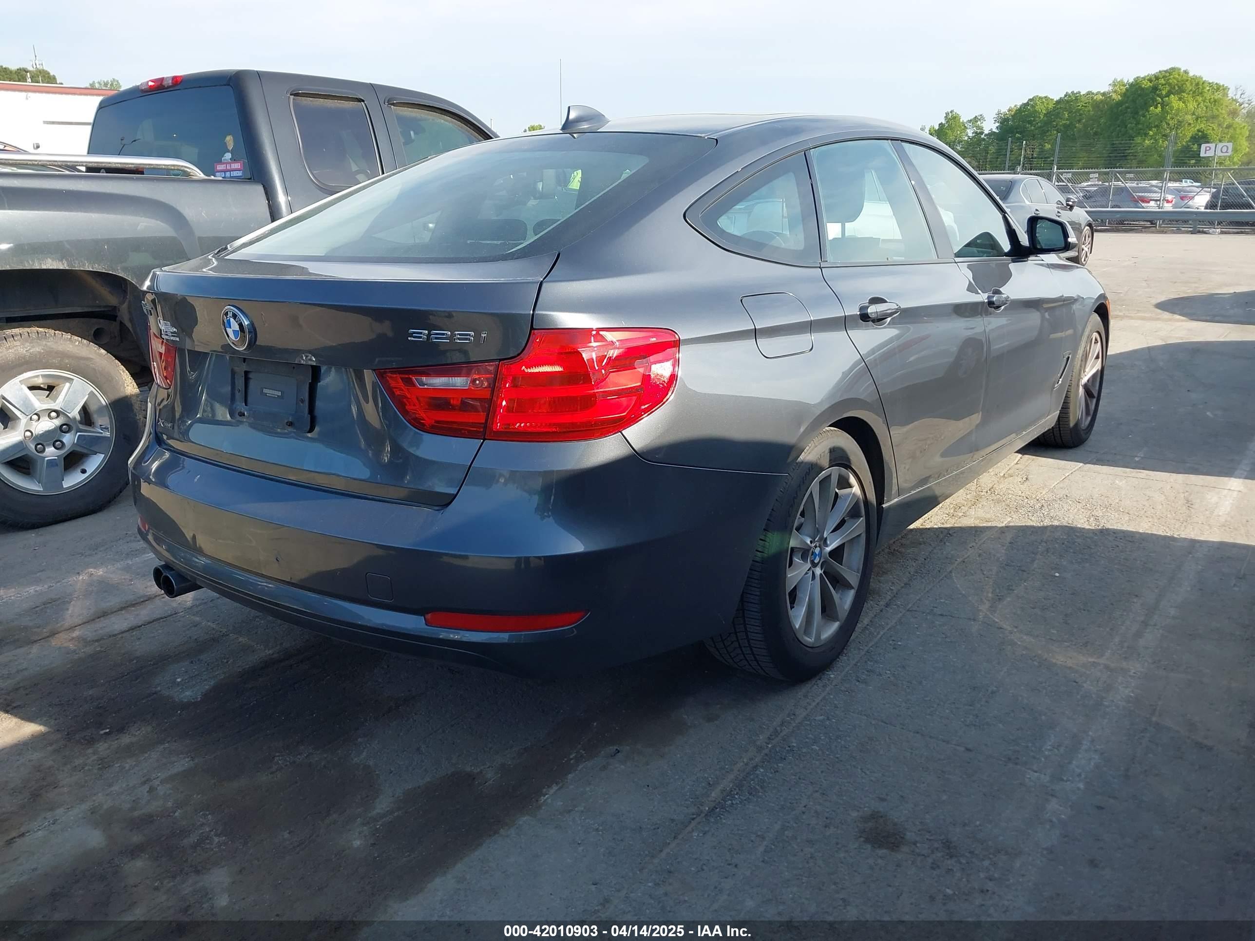 BMW 328I image 4