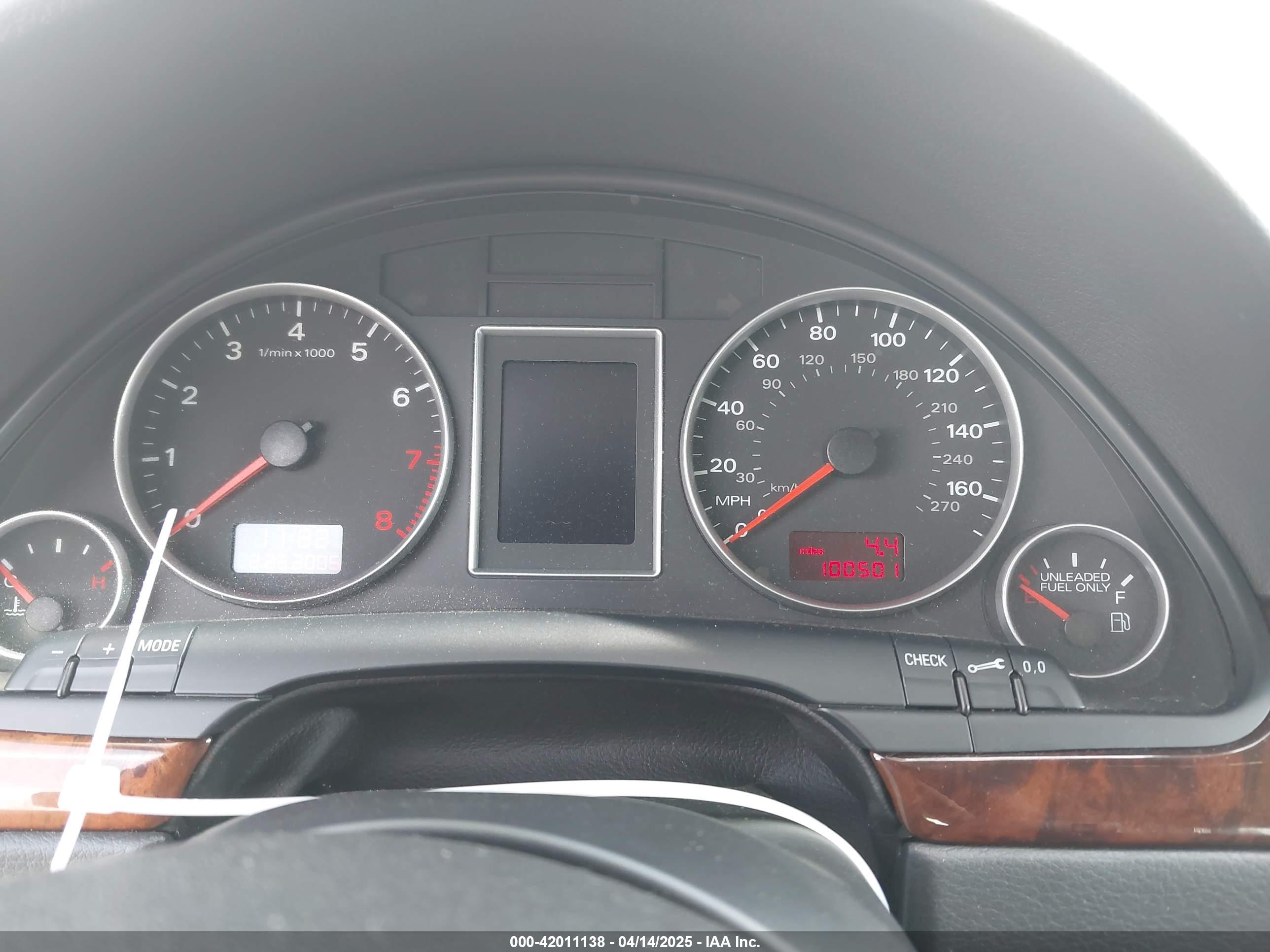 AUDI A4 image 7
