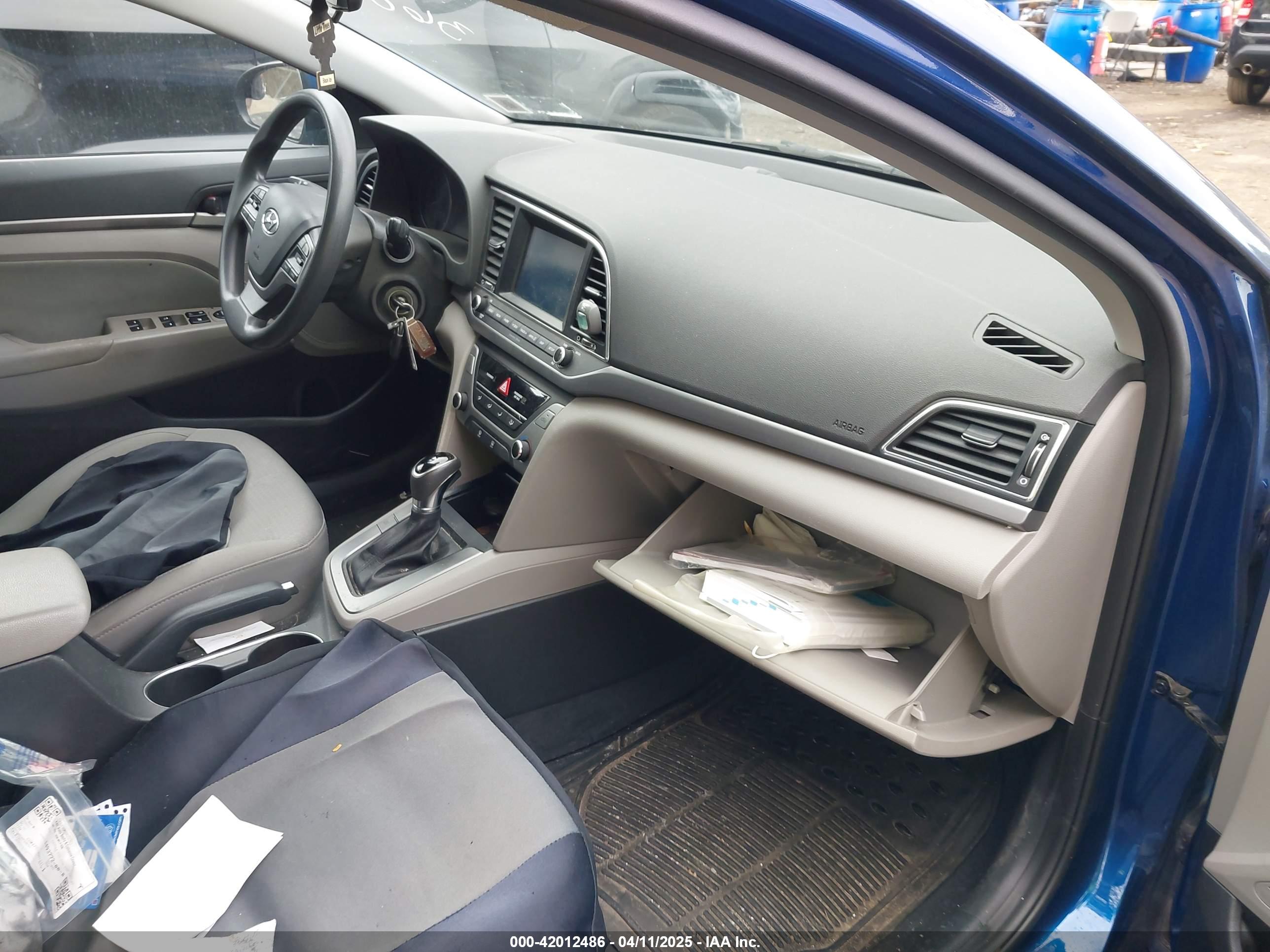 HYUNDAI ELANTRA image 5