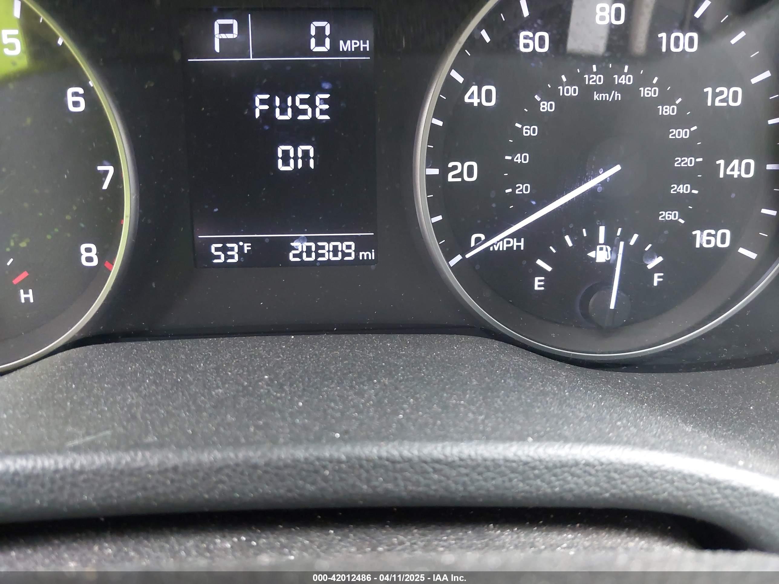 HYUNDAI ELANTRA image 7