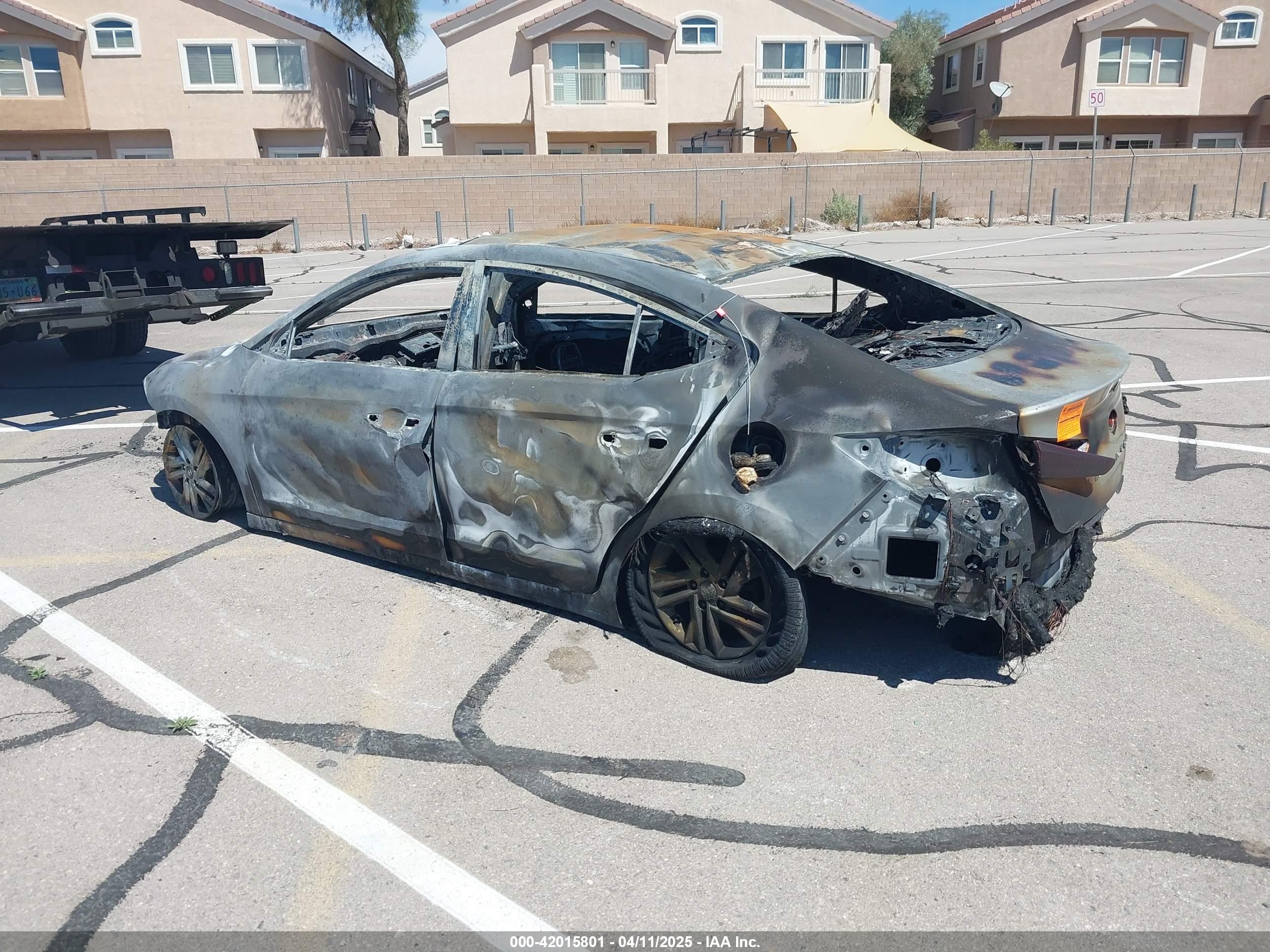 HYUNDAI ELANTRA image 3