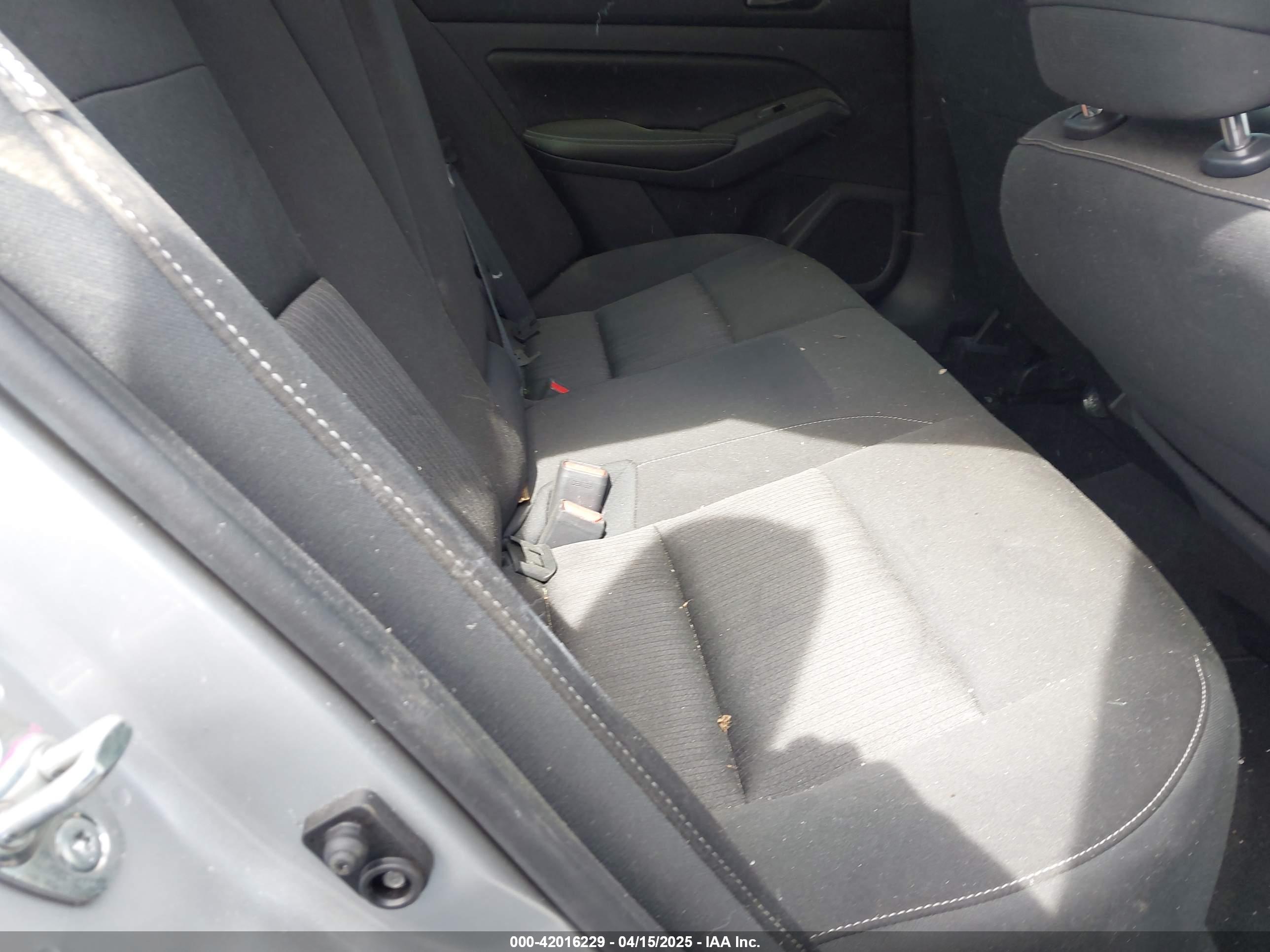 NISSAN ALTIMA image 8