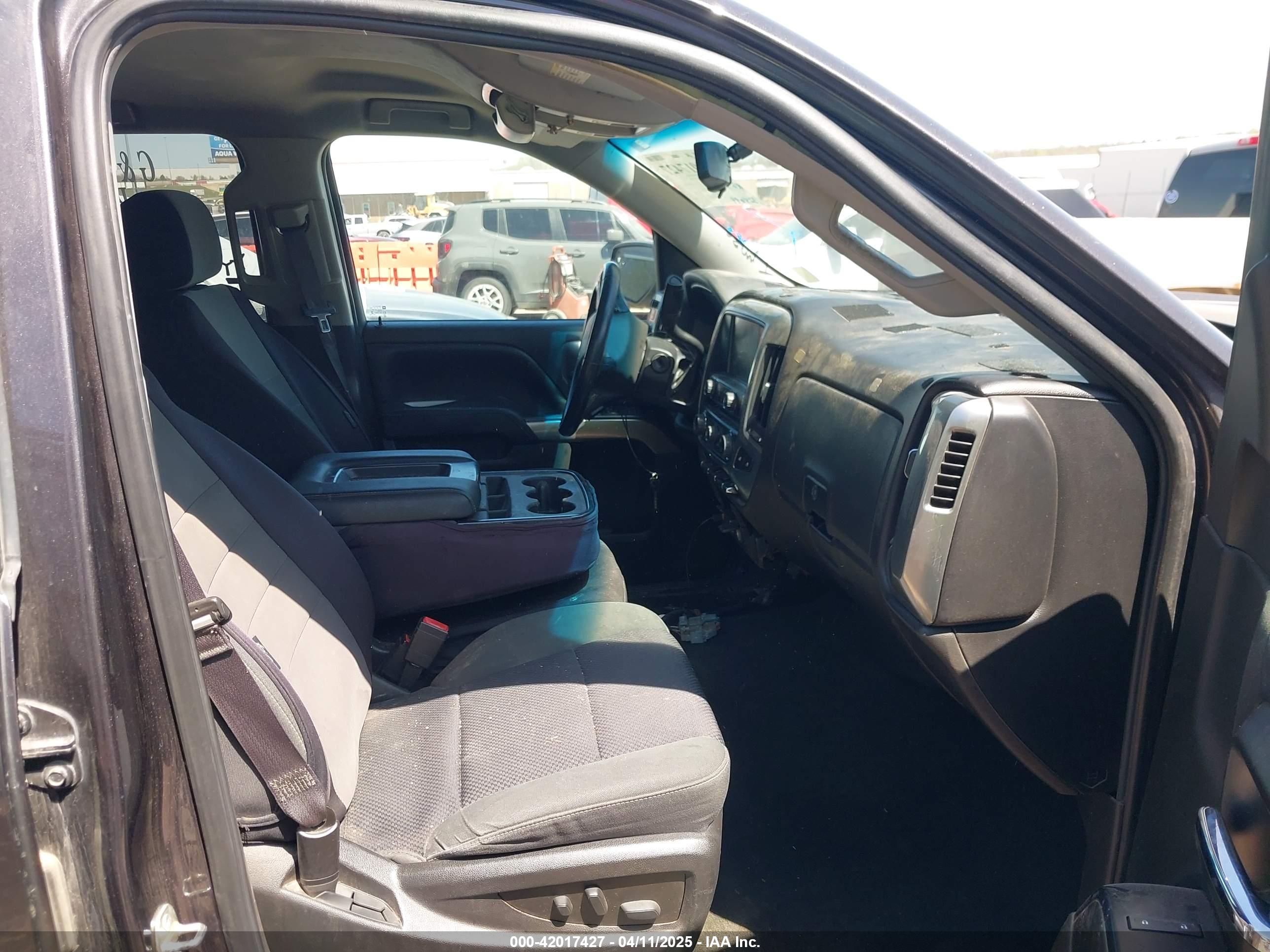 CHEVROLET SILVERADO image 5