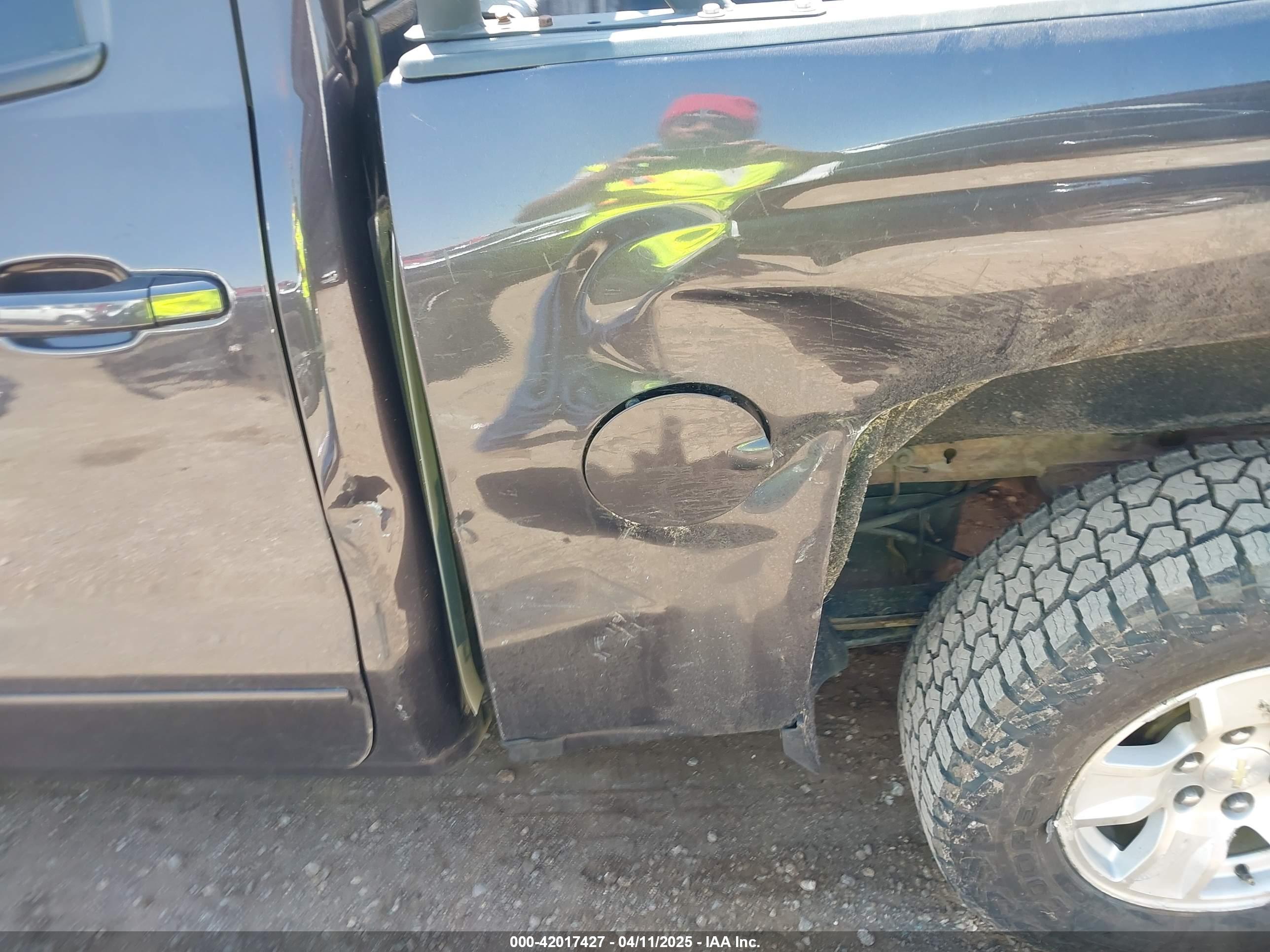 CHEVROLET SILVERADO image 6