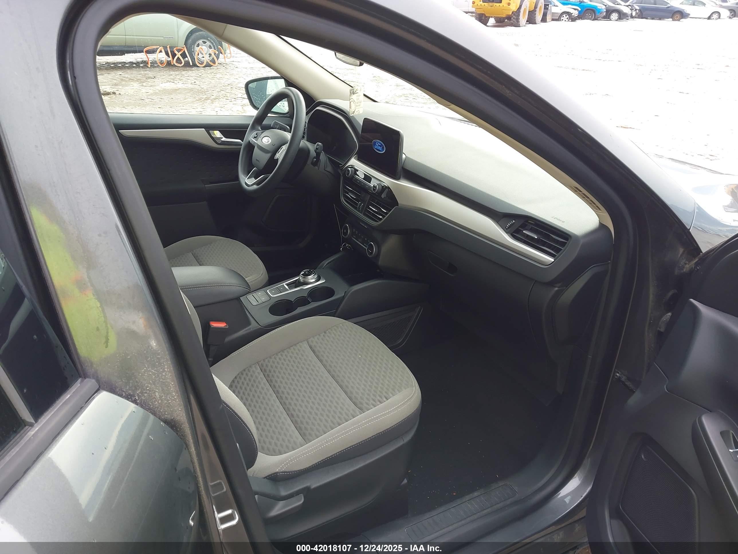FORD ESCAPE image 5