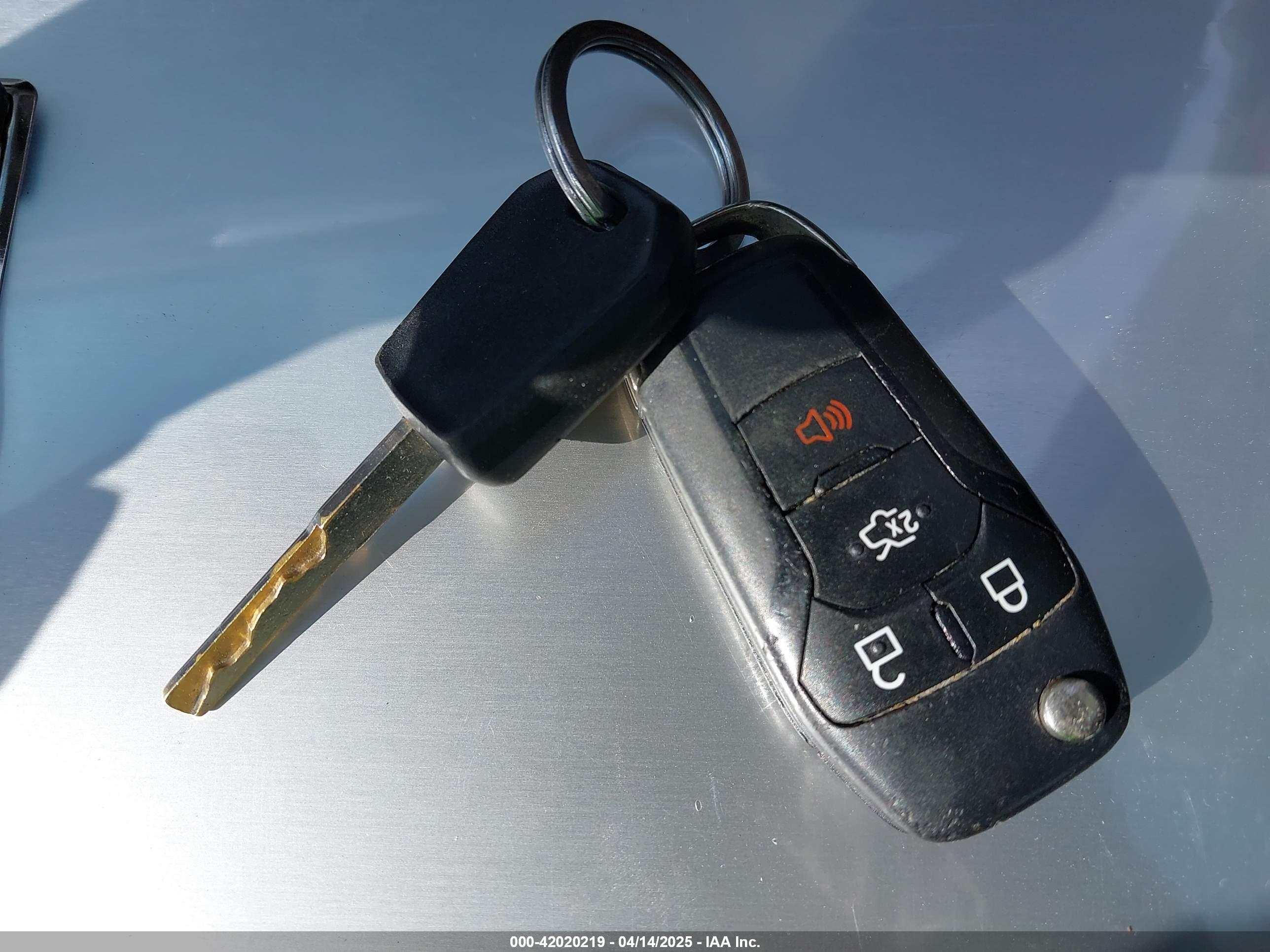 FORD FUSION image 11