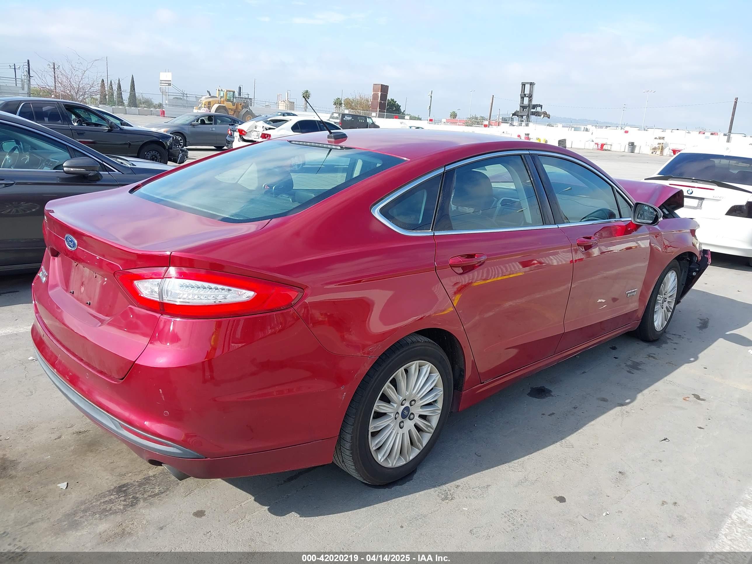 FORD FUSION image 4