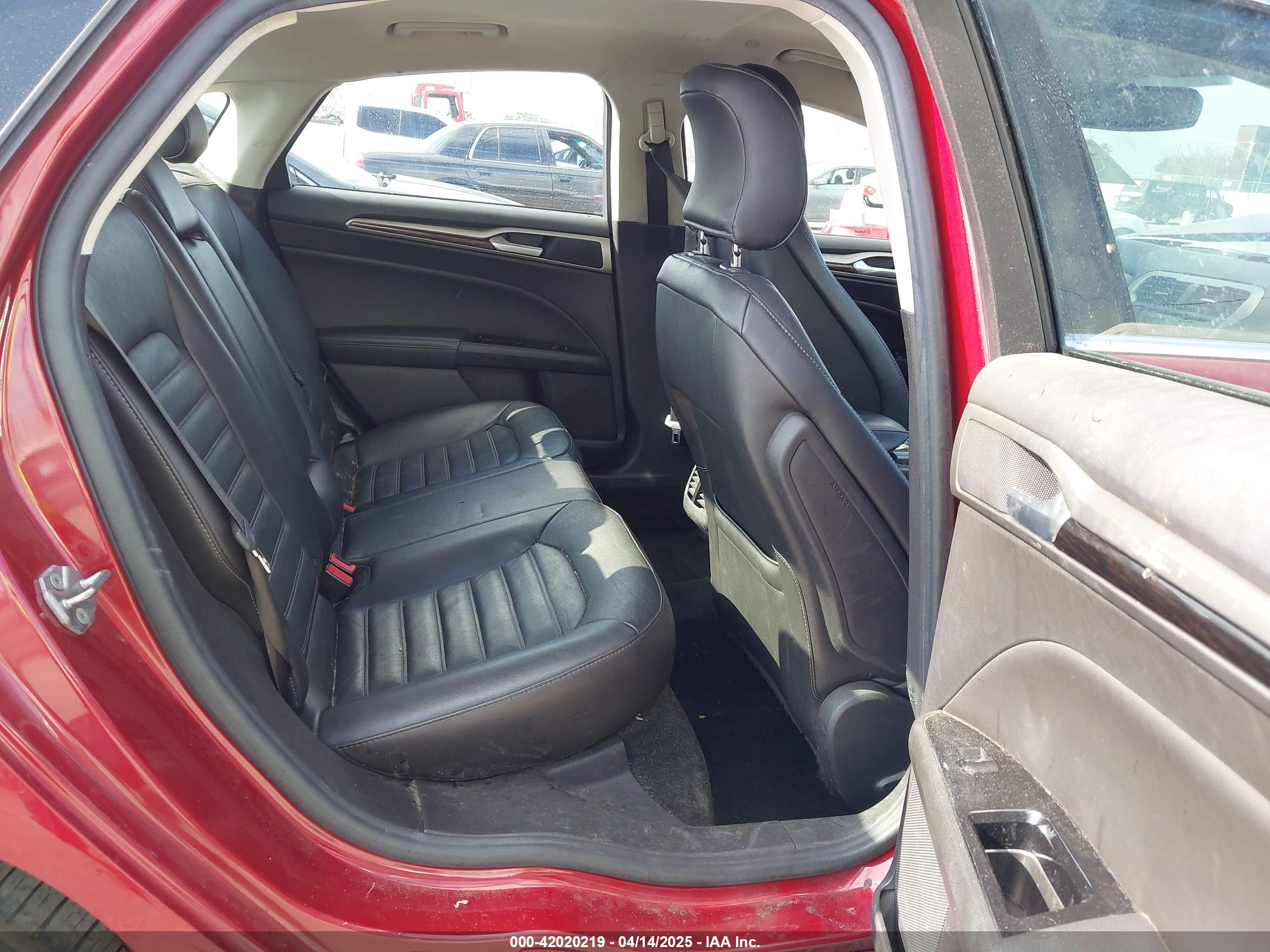 FORD FUSION image 8