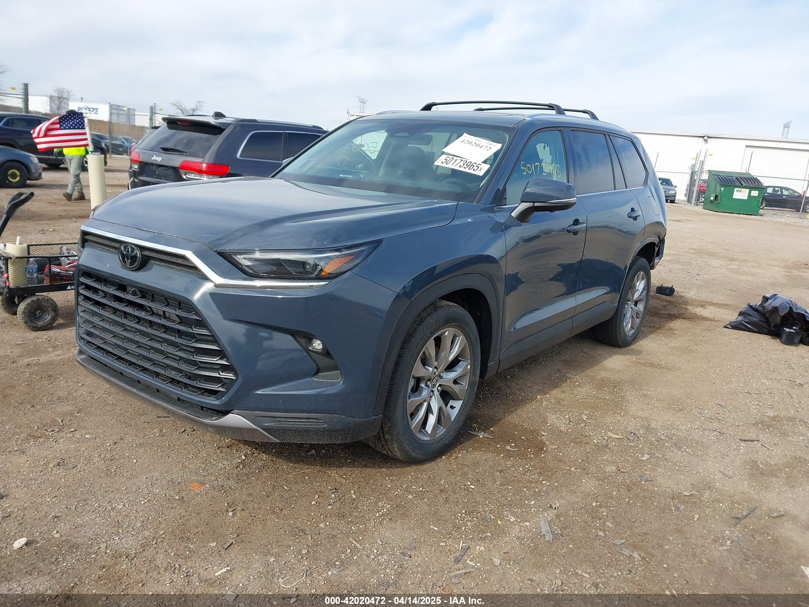 TOYOTA GRAND image 2