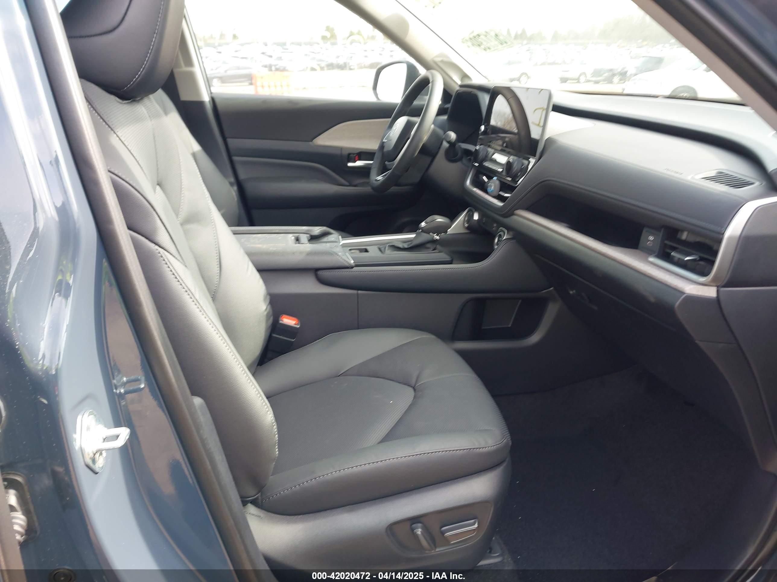 TOYOTA GRAND image 5