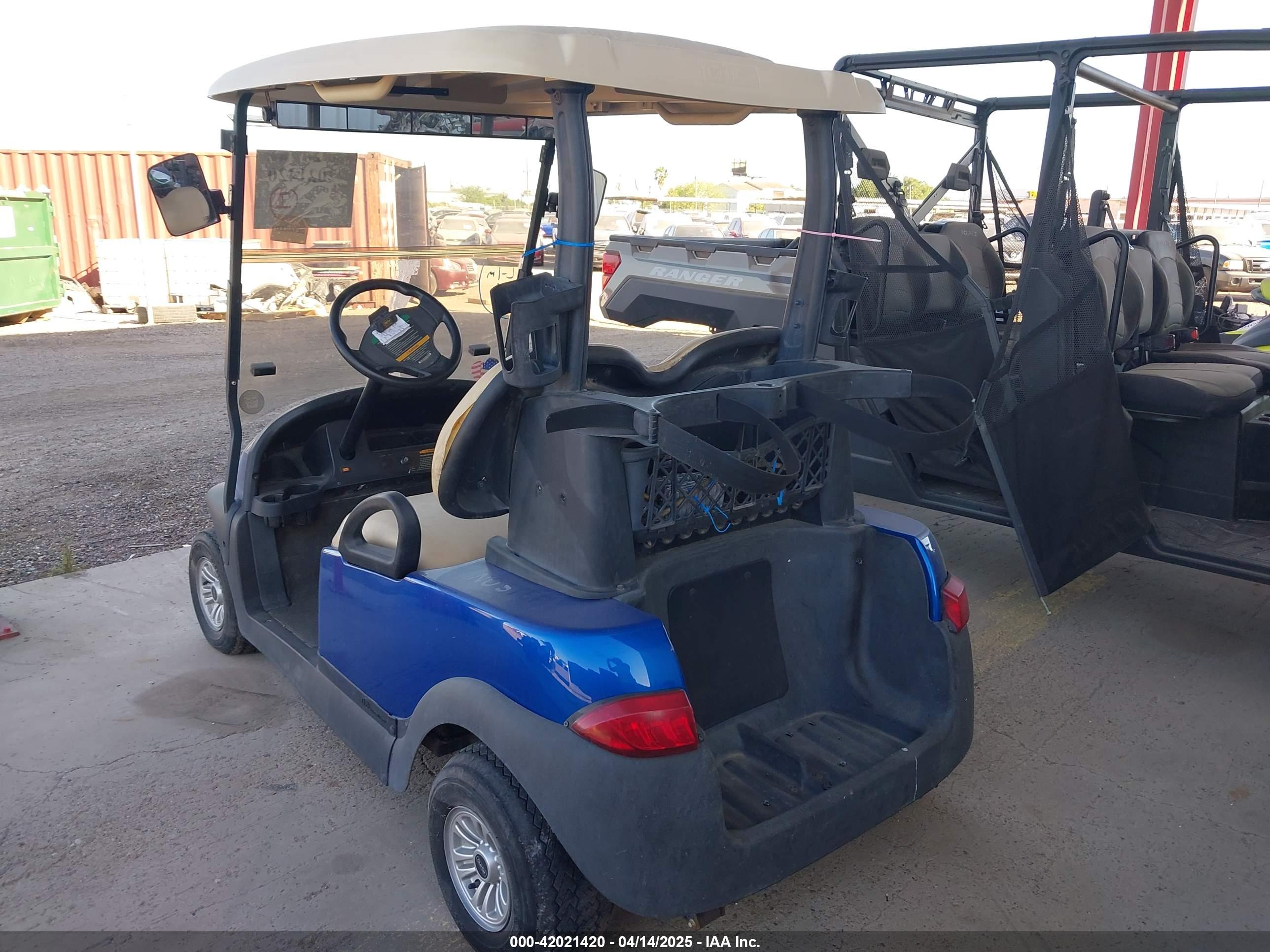 CLUB CAR image 3