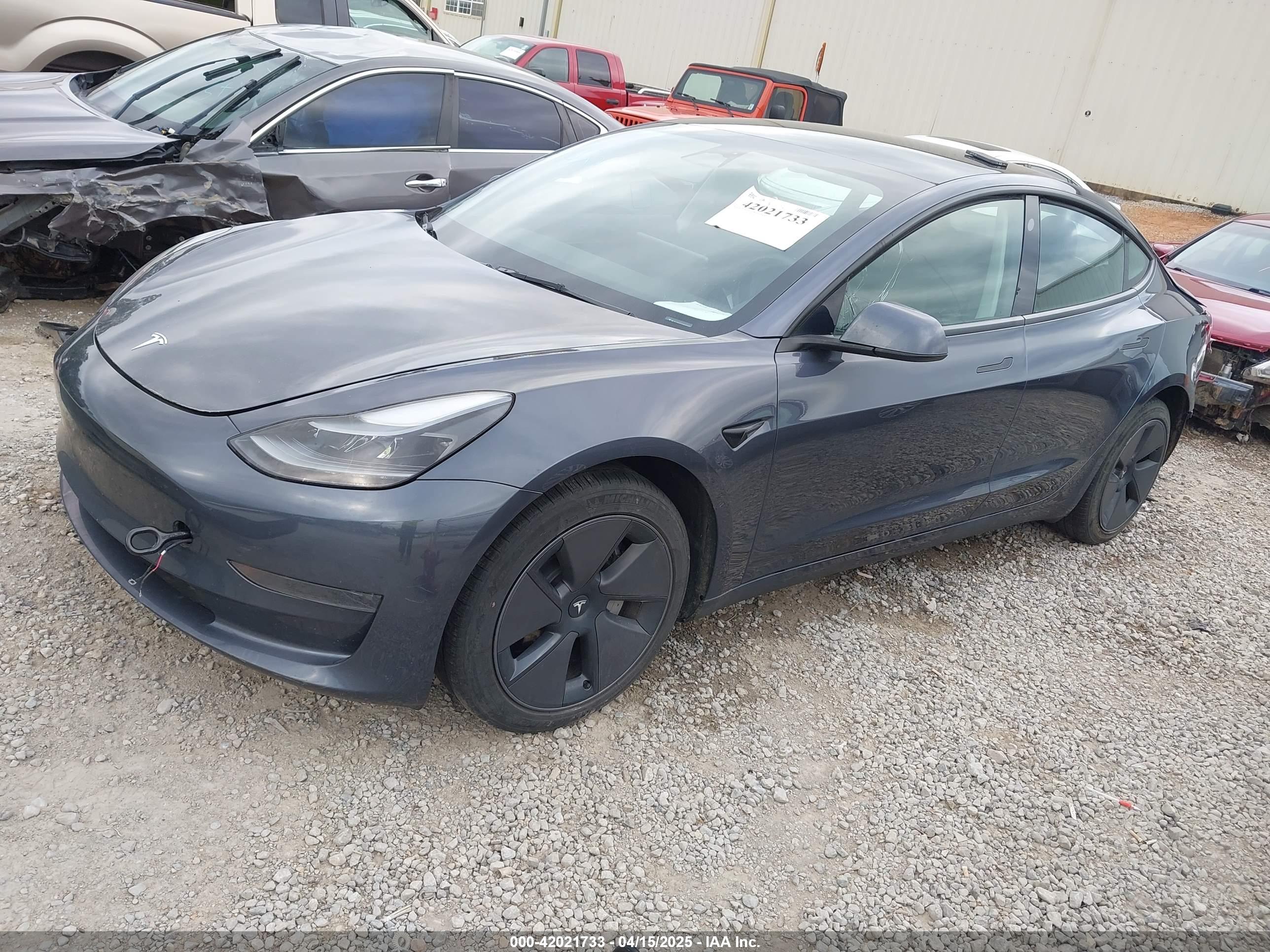 TESLA MODEL image 2
