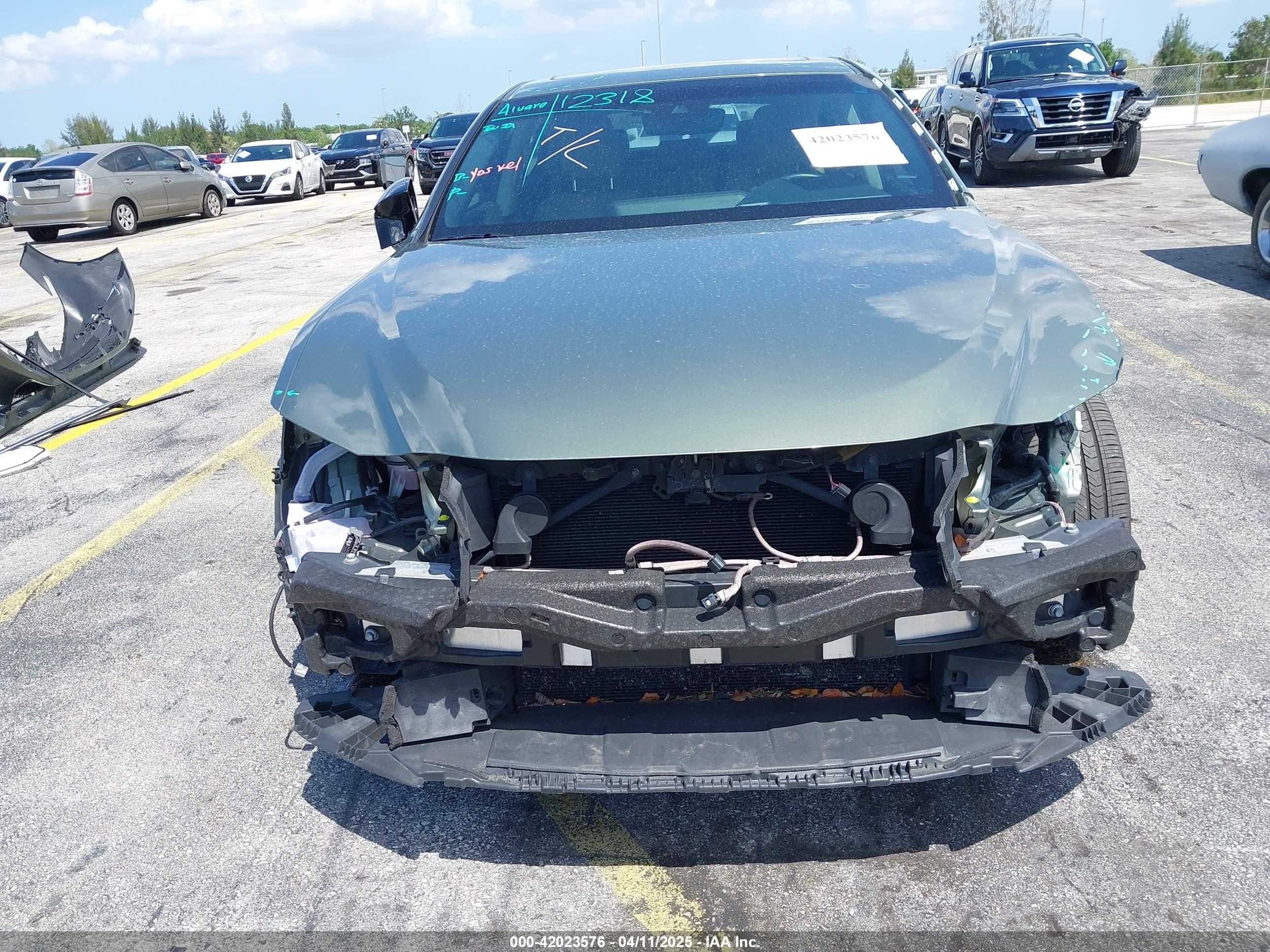 LEXUS ES image 6