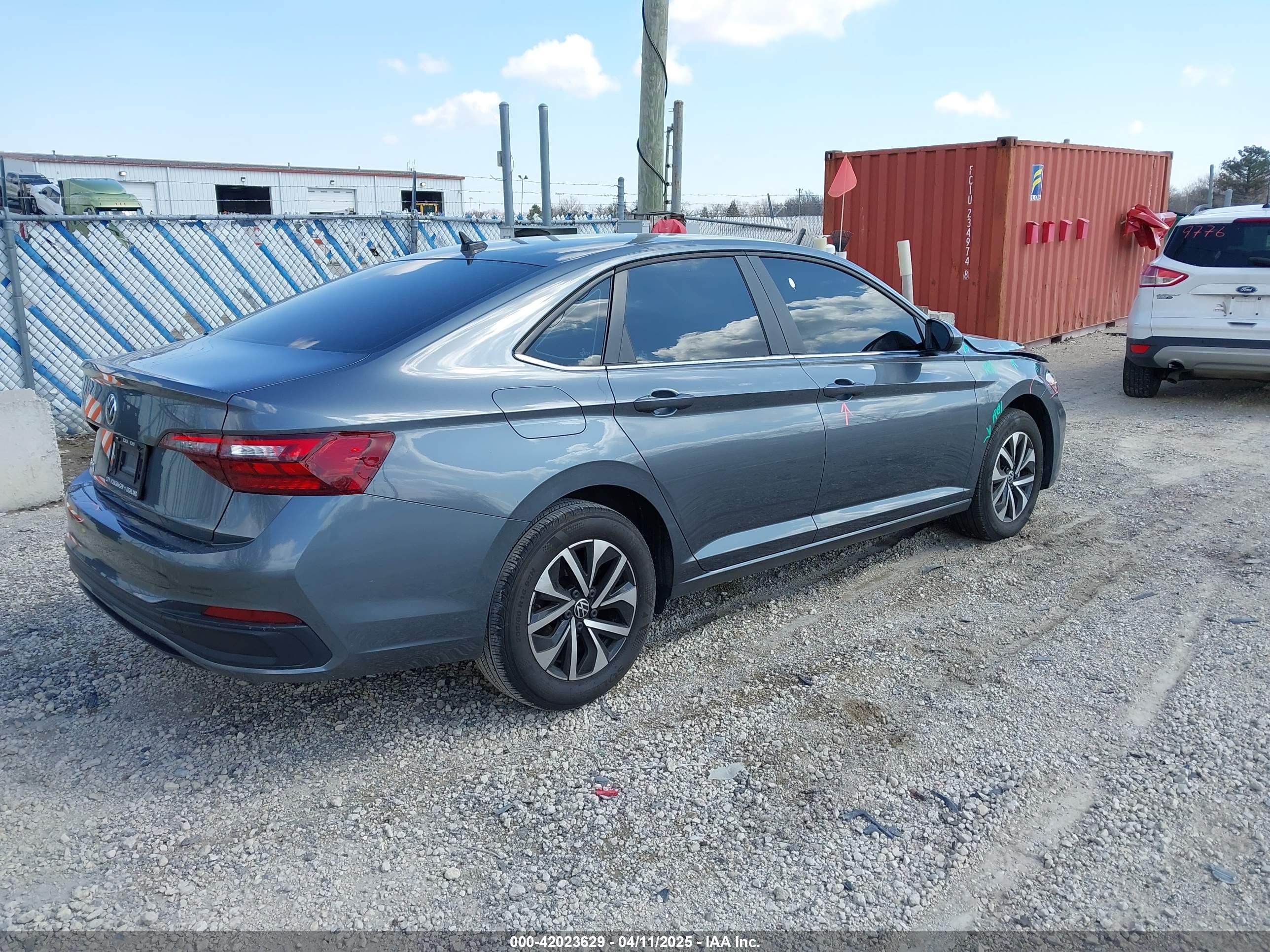 VOLKSWAGEN JETTA image 4