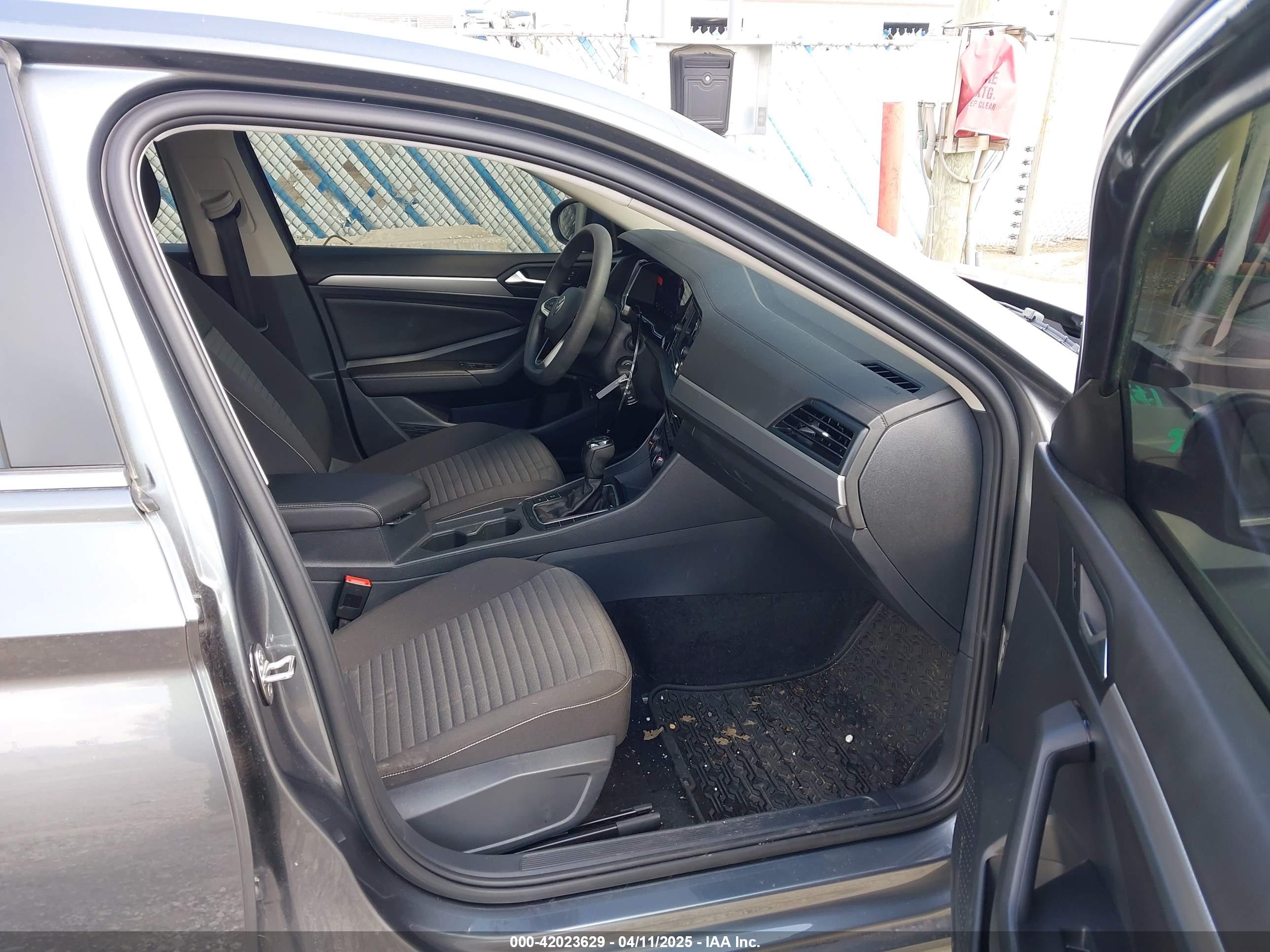 VOLKSWAGEN JETTA image 5