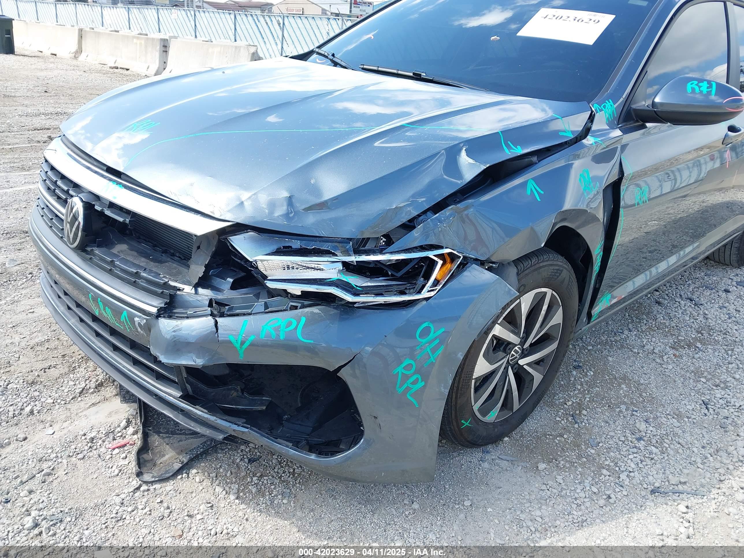 VOLKSWAGEN JETTA image 6