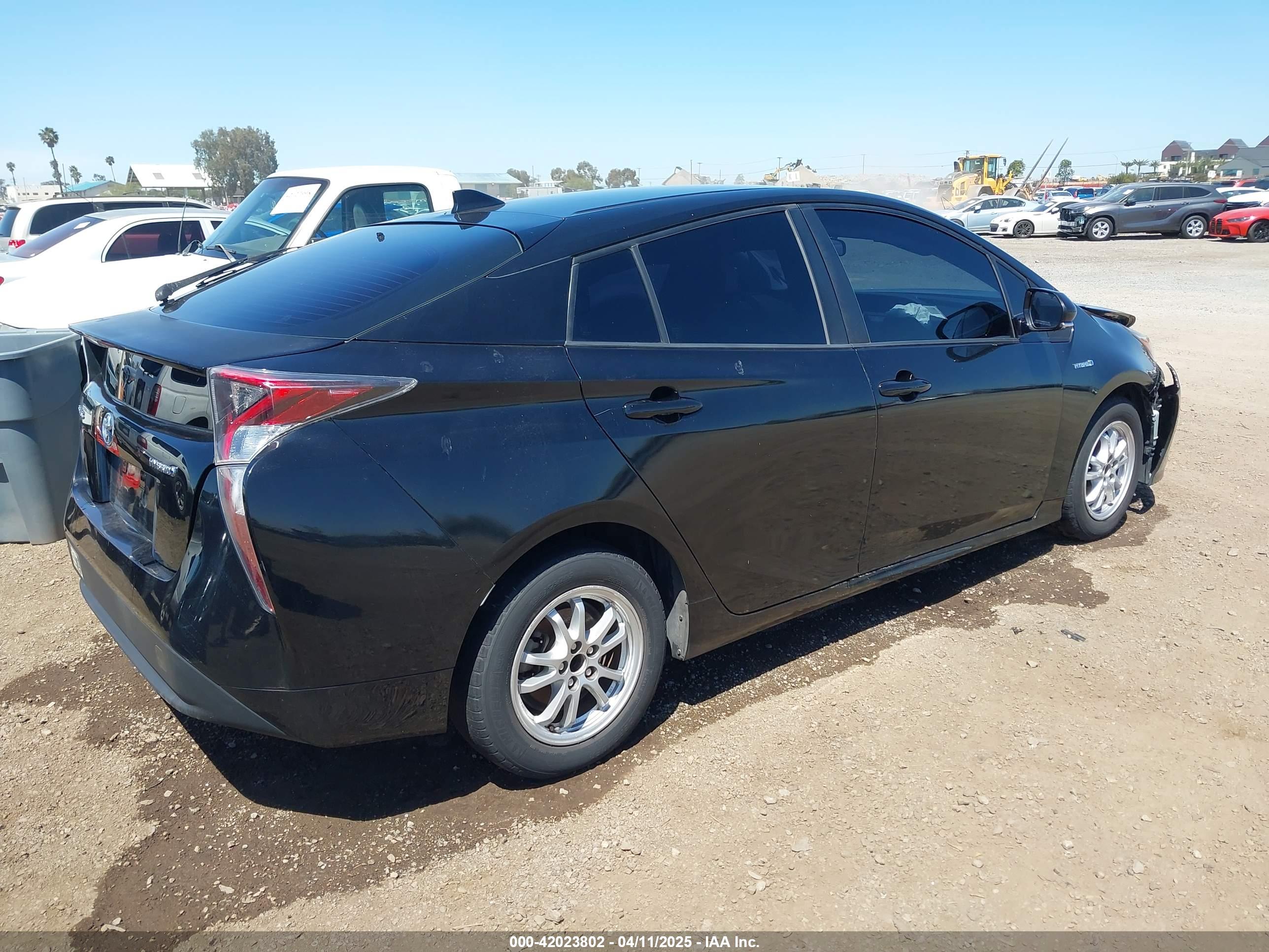 TOYOTA PRIUS image 4