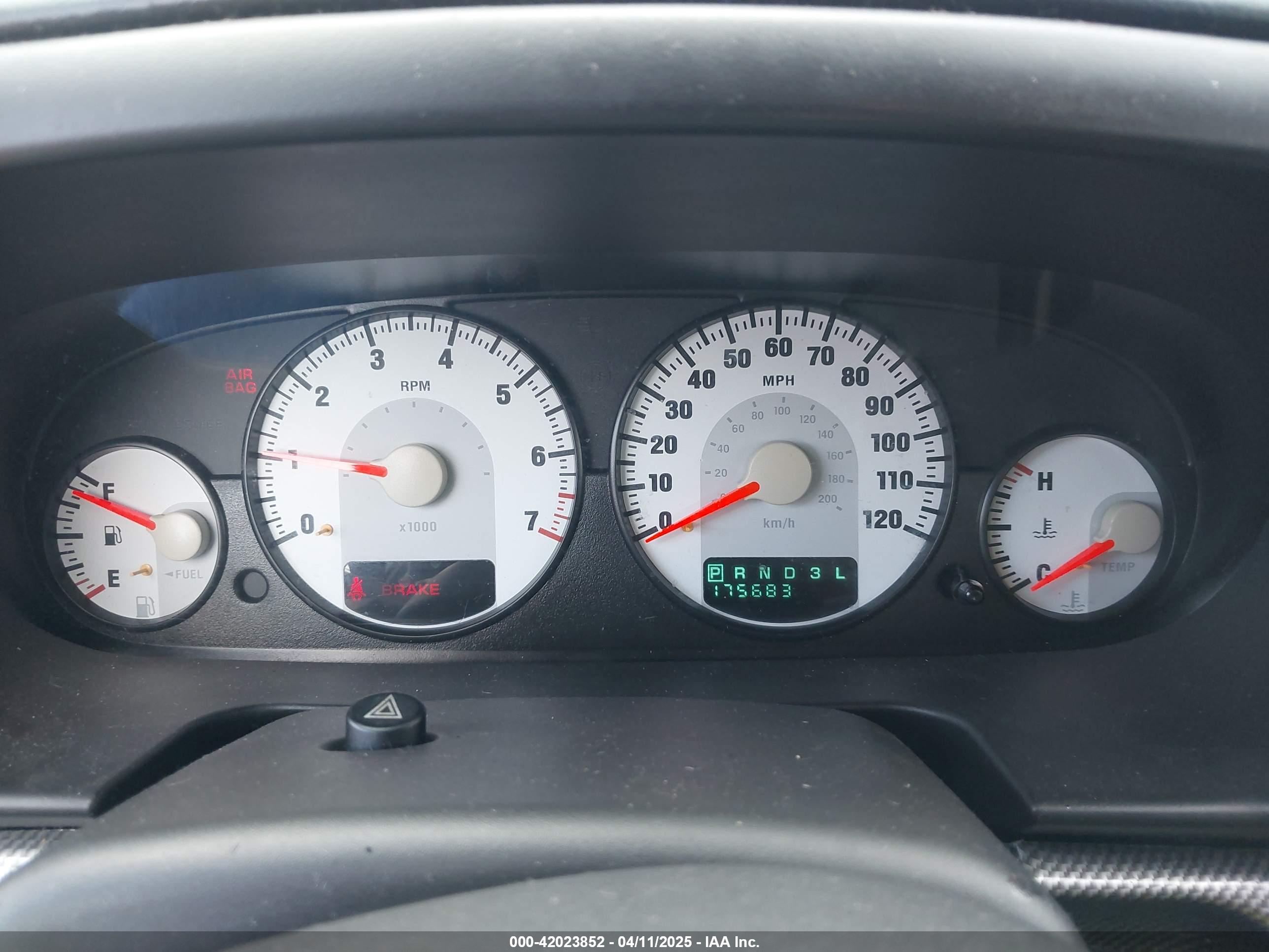 DODGE STRATUS image 7