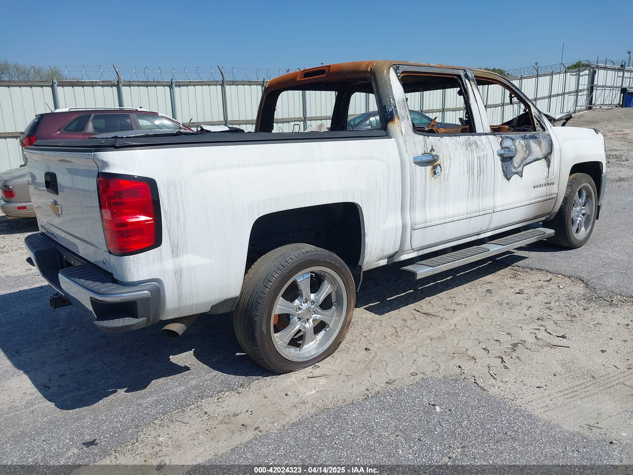 CHEVROLET SILVERADO image 4