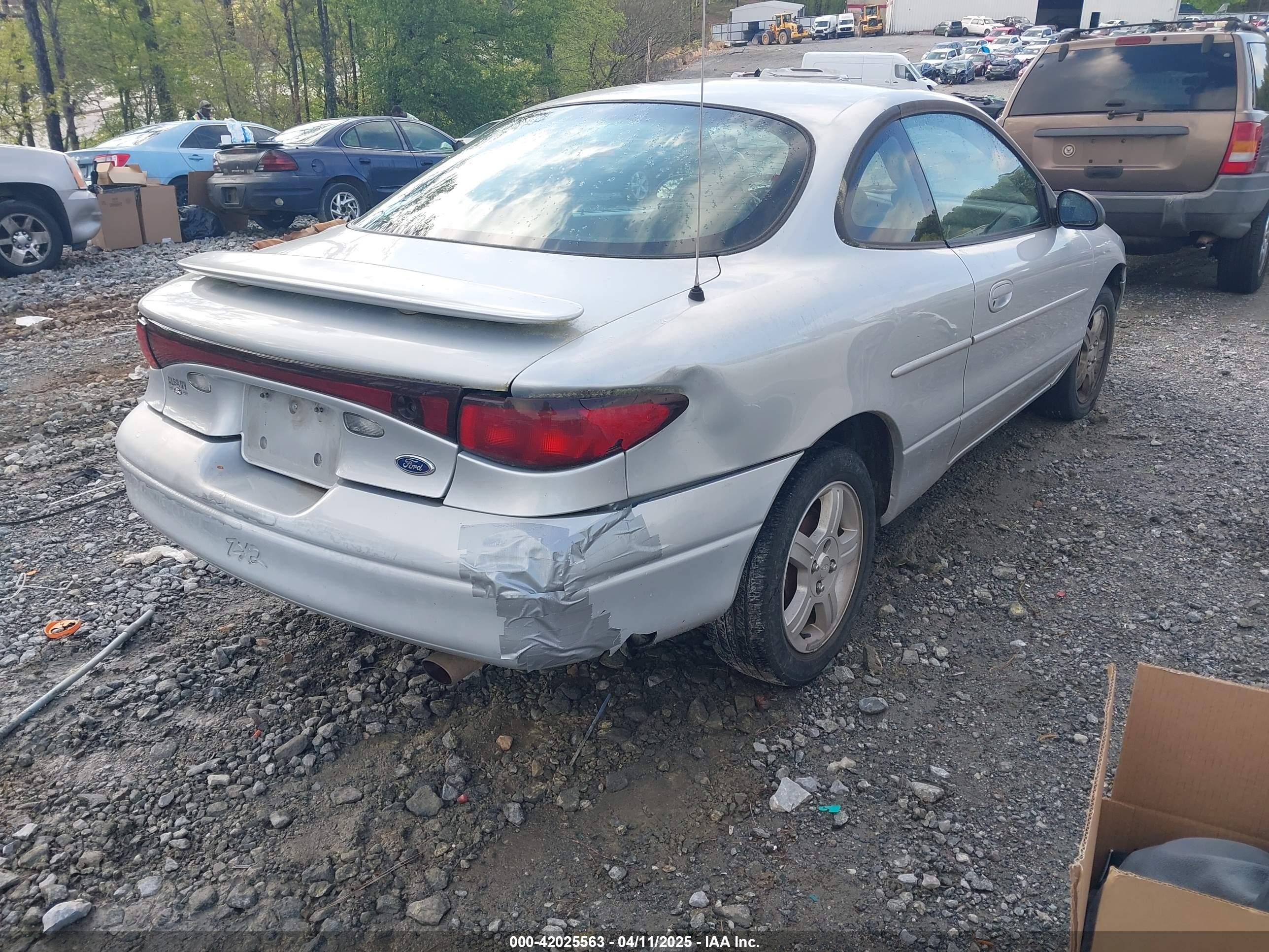 FORD ZX2 image 4