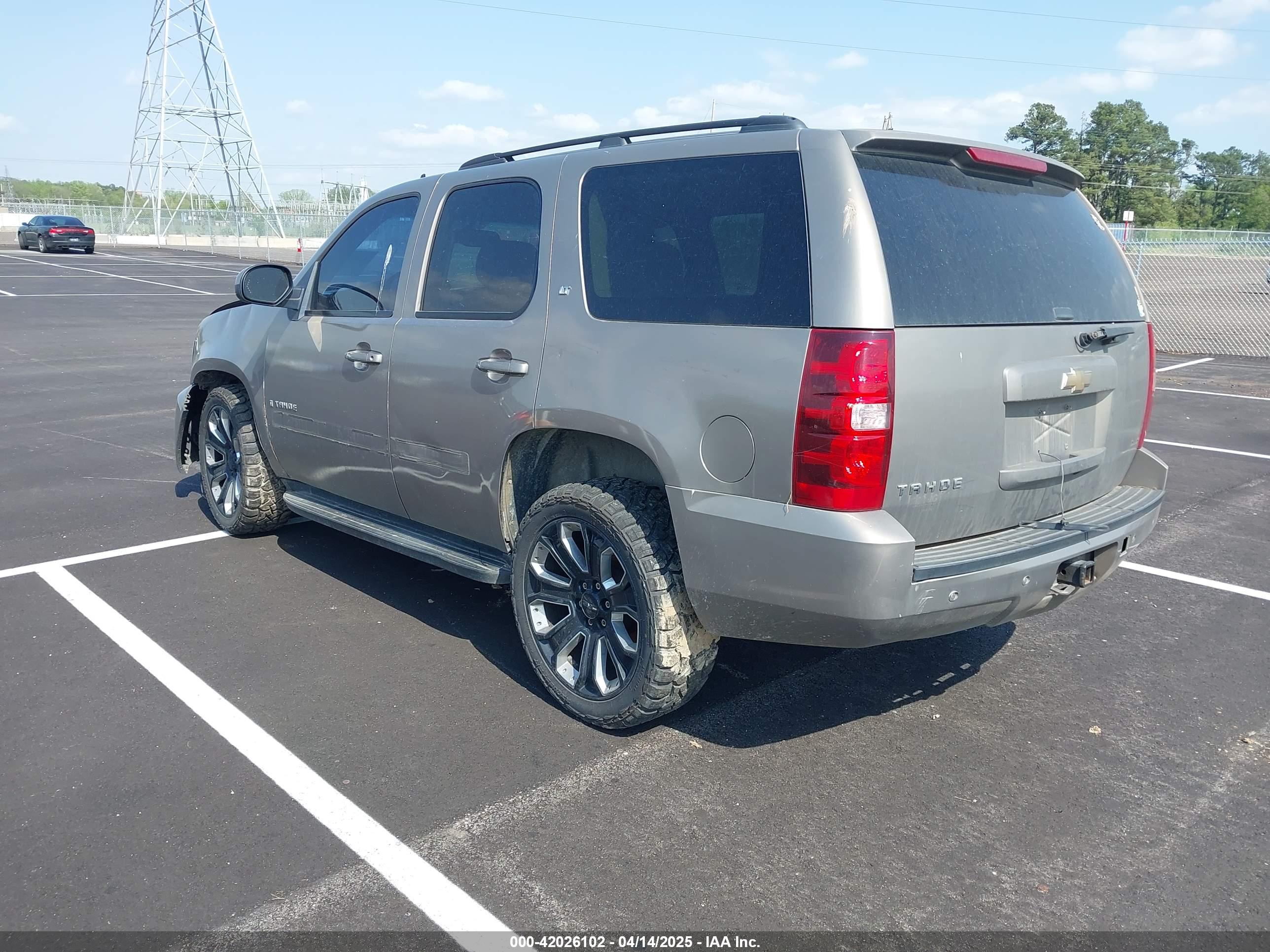 CHEVROLET TAHOE image 3