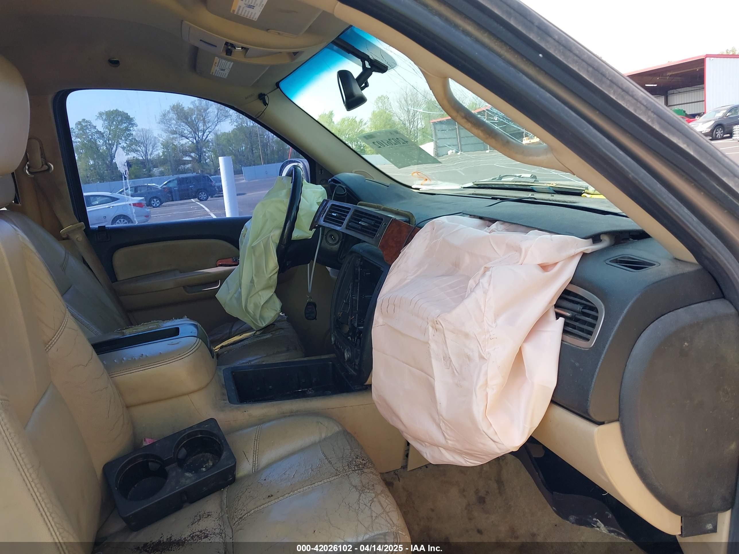 CHEVROLET TAHOE image 5