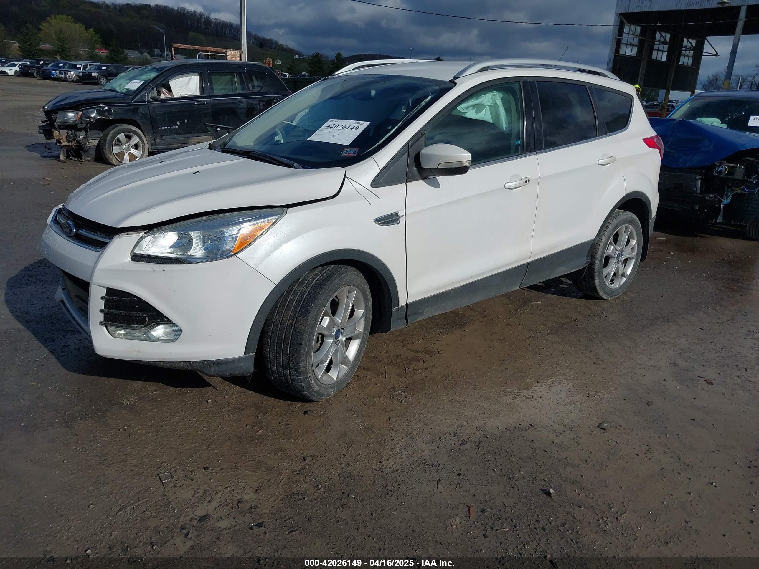 FORD ESCAPE image 2