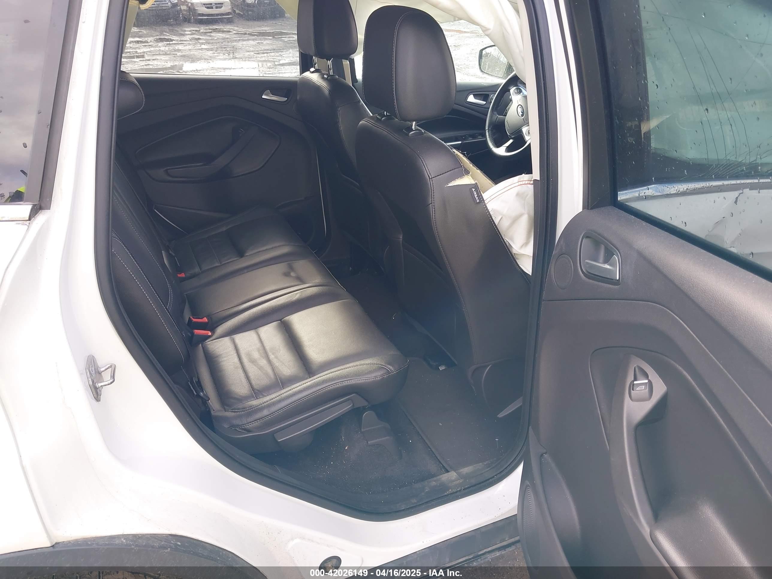 FORD ESCAPE image 8