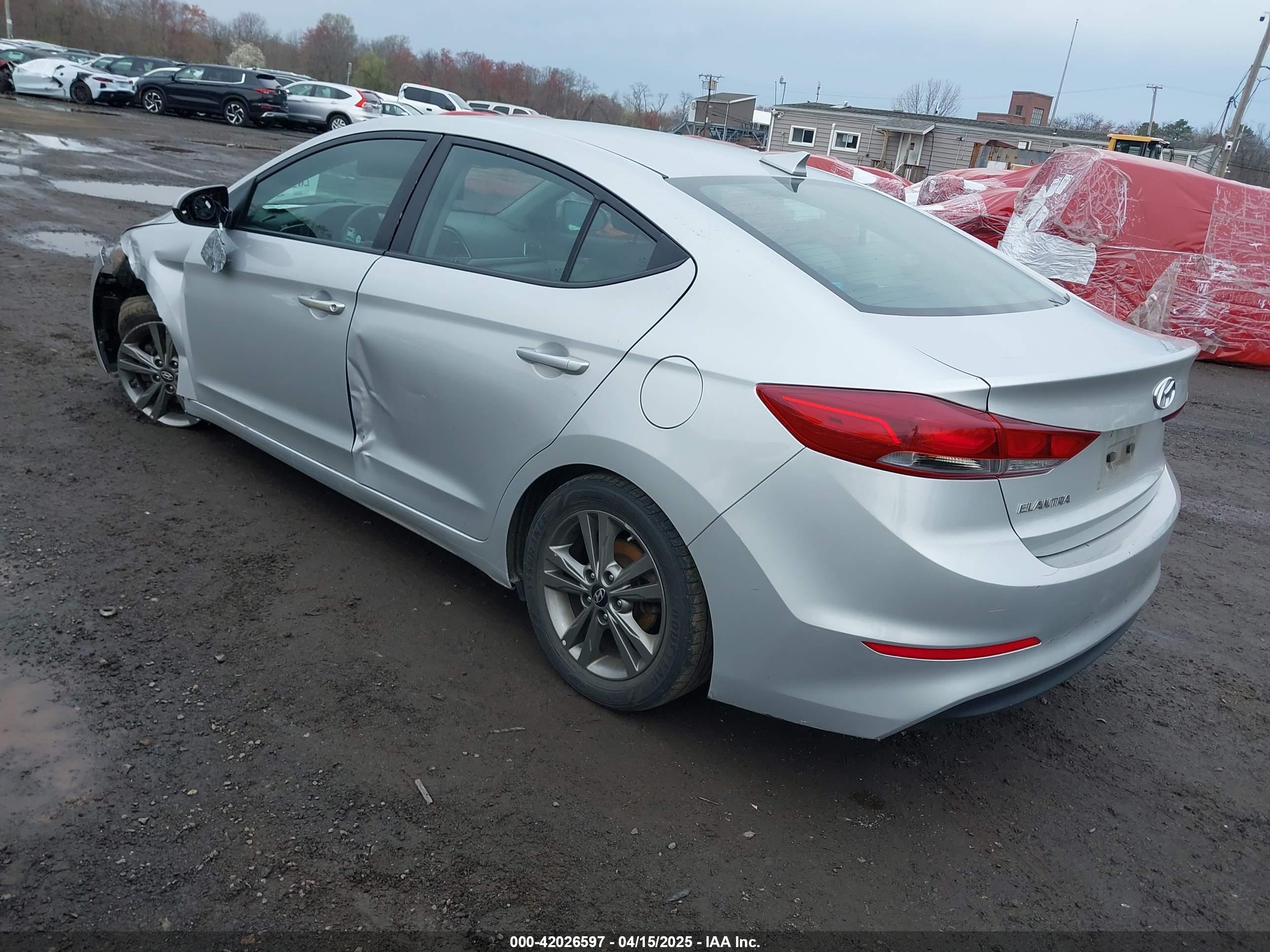 HYUNDAI ELANTRA image 3