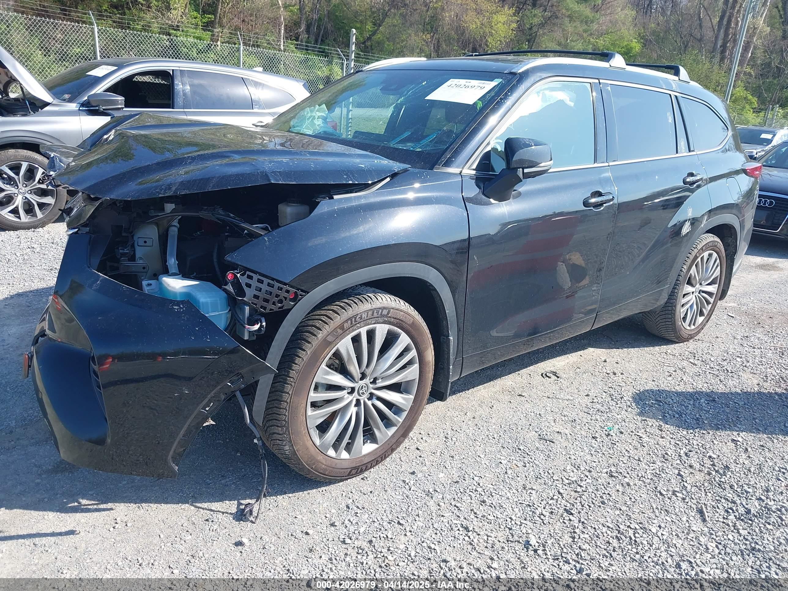 TOYOTA HIGHLANDER image 2