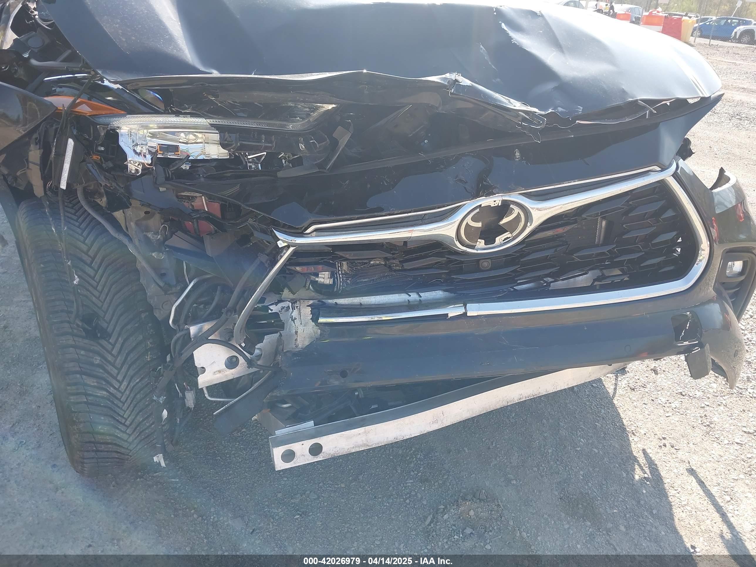 TOYOTA HIGHLANDER image 6