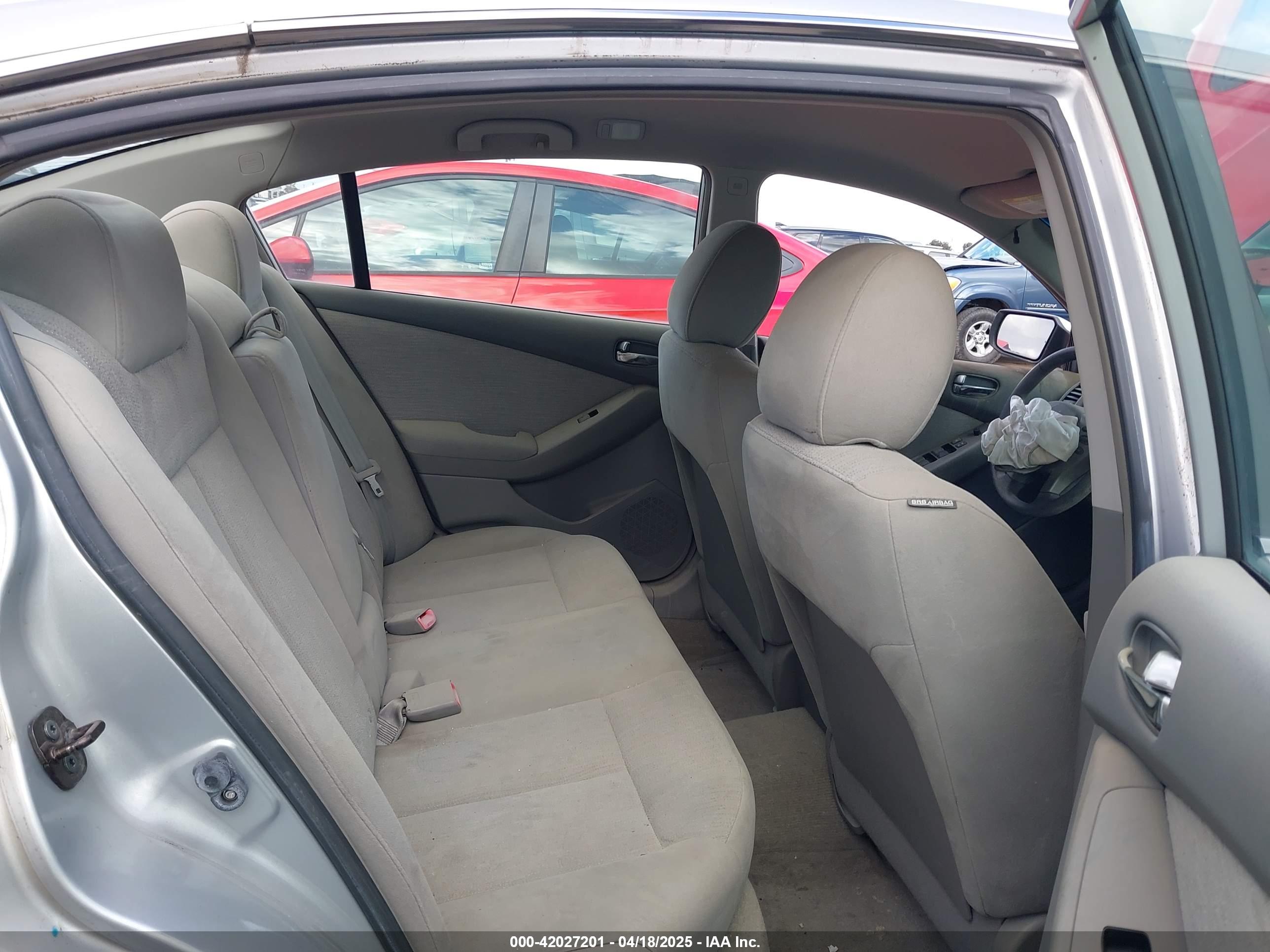 NISSAN ALTIMA image 8