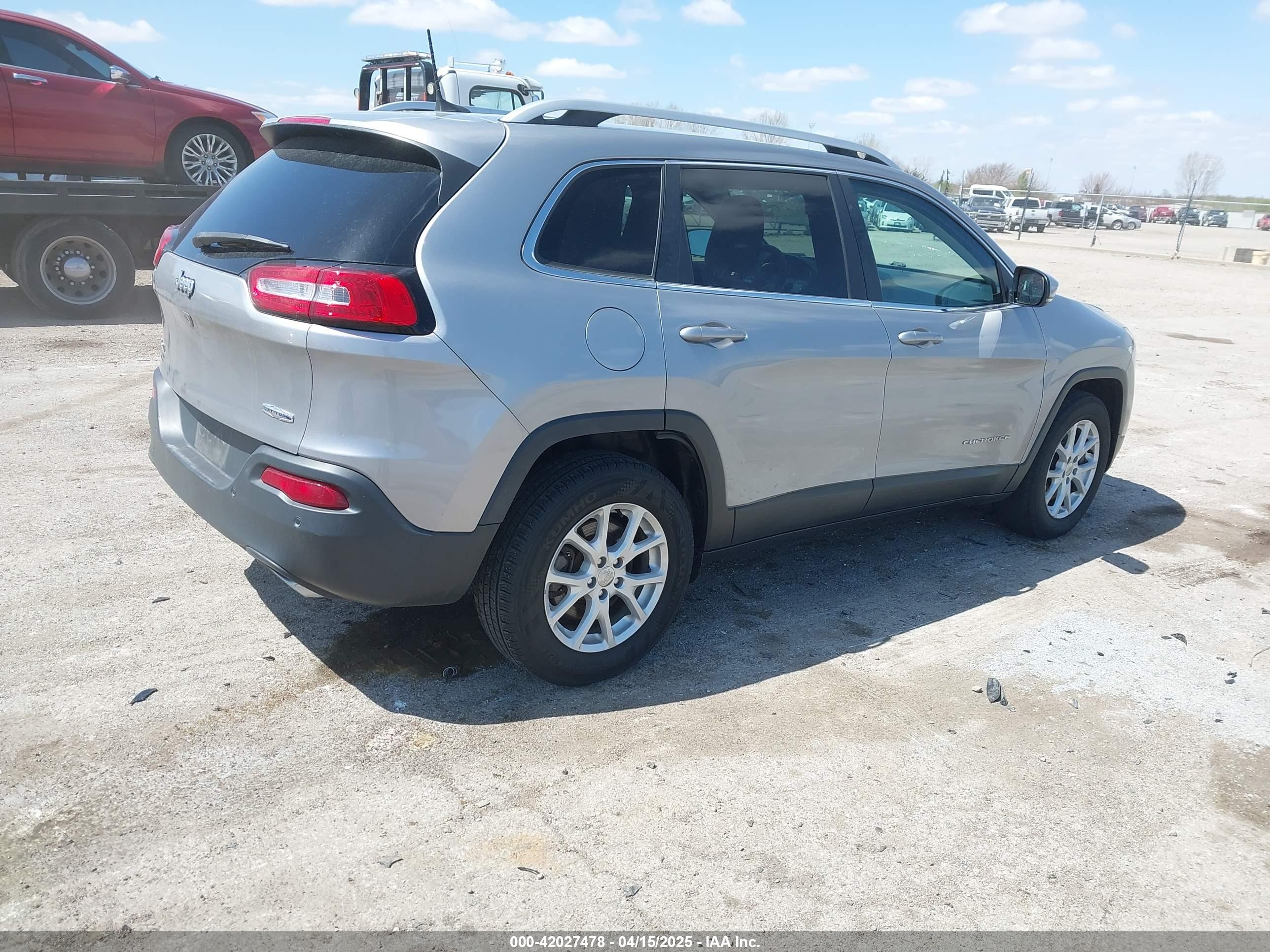 JEEP CHEROKEE image 4