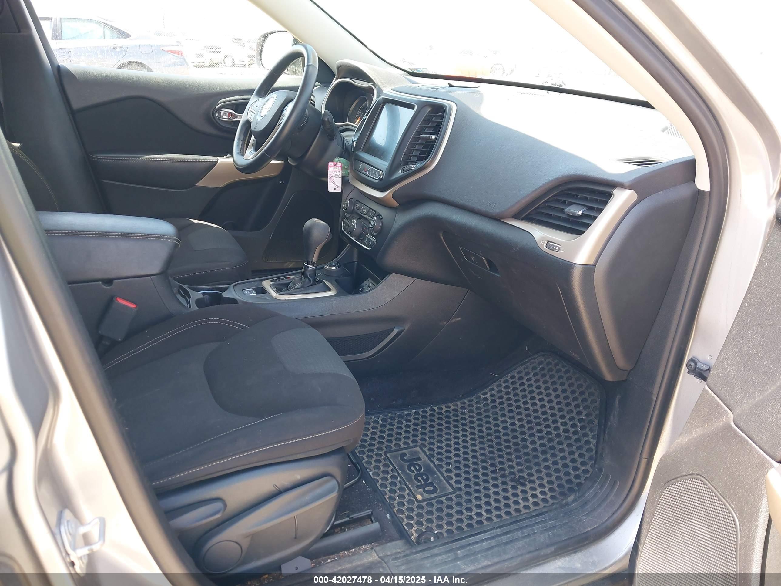 JEEP CHEROKEE image 5