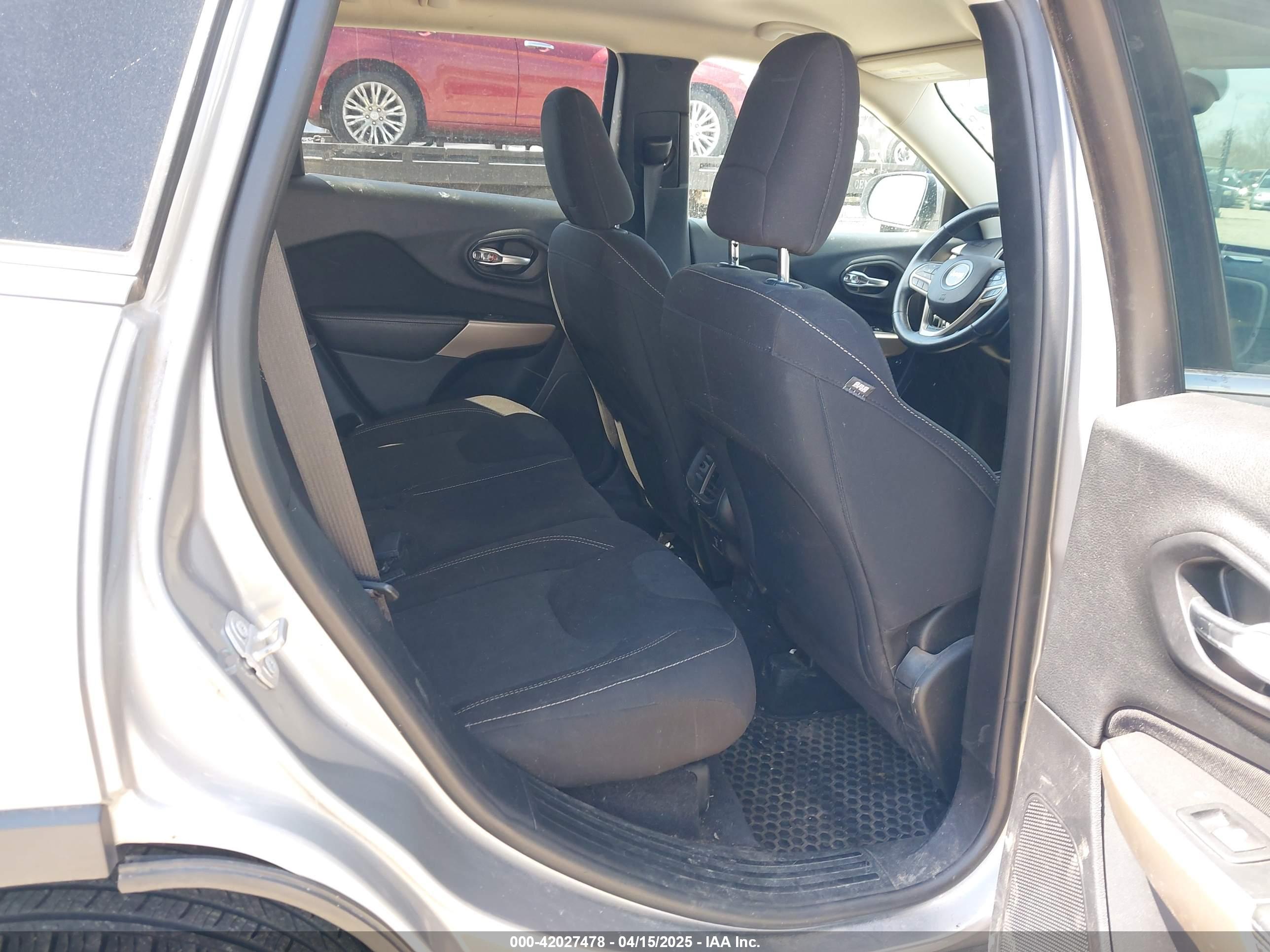 JEEP CHEROKEE image 8