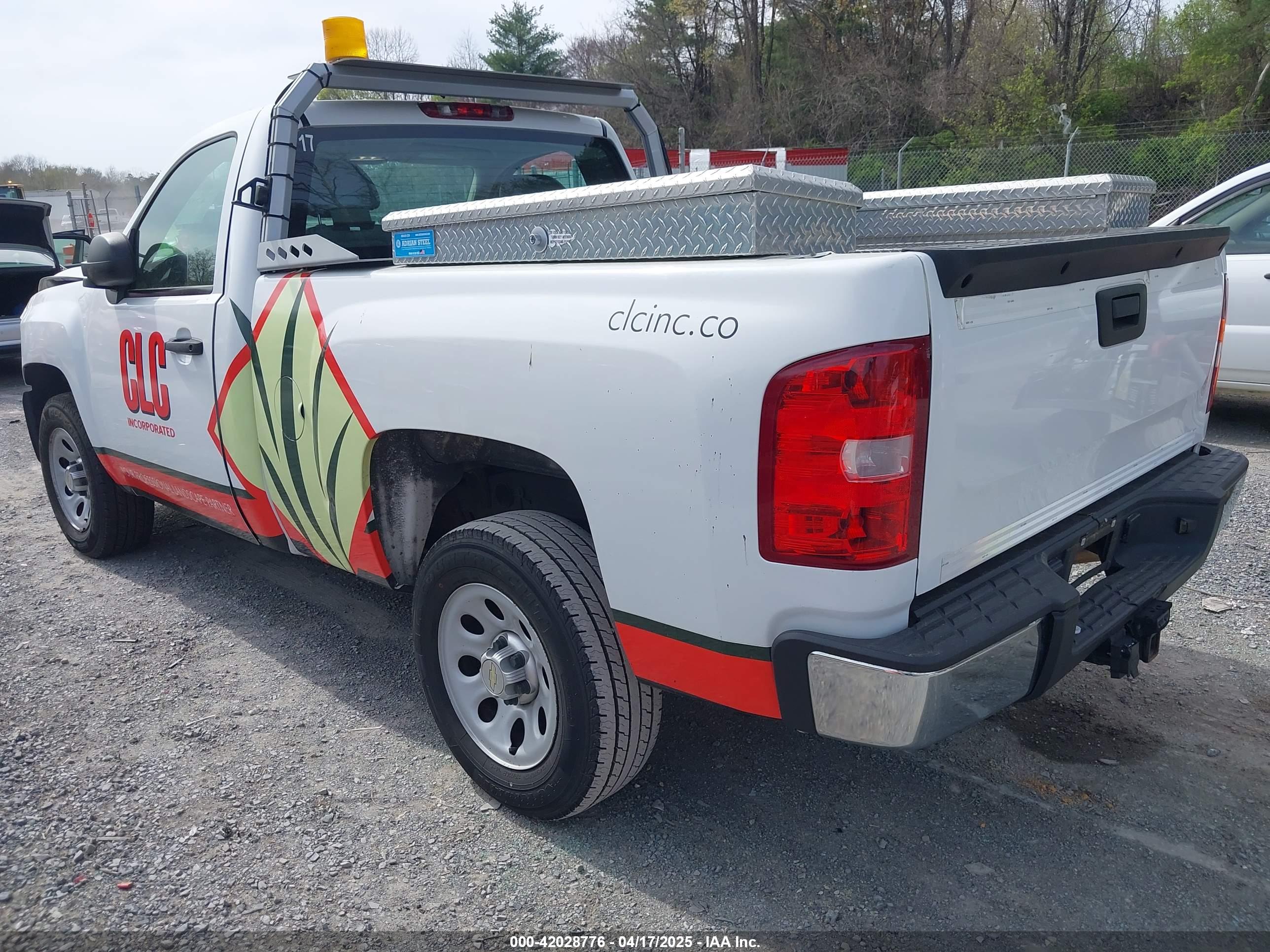 CHEVROLET SILVERADO image 3