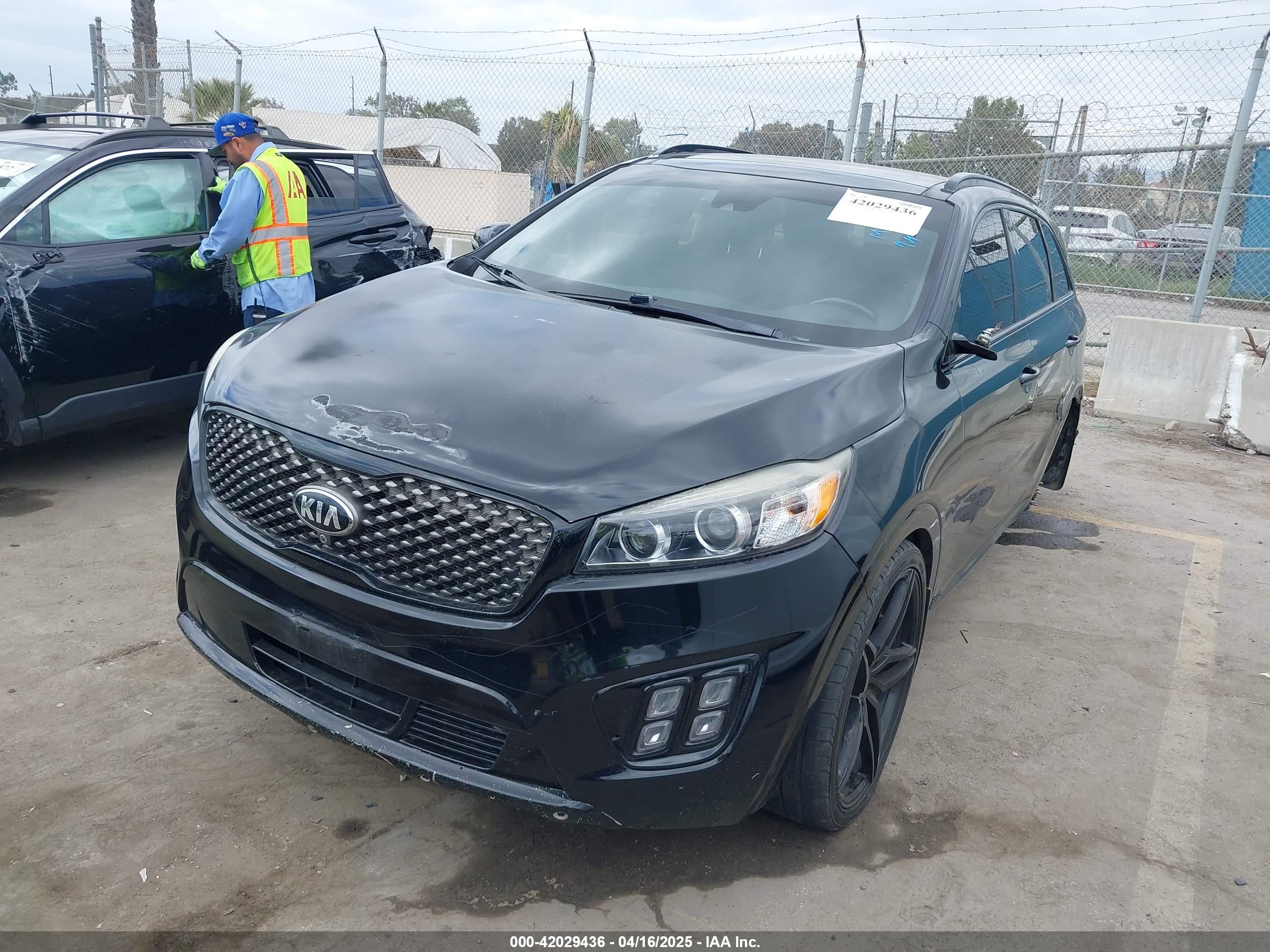 KIA SORENTO image 2