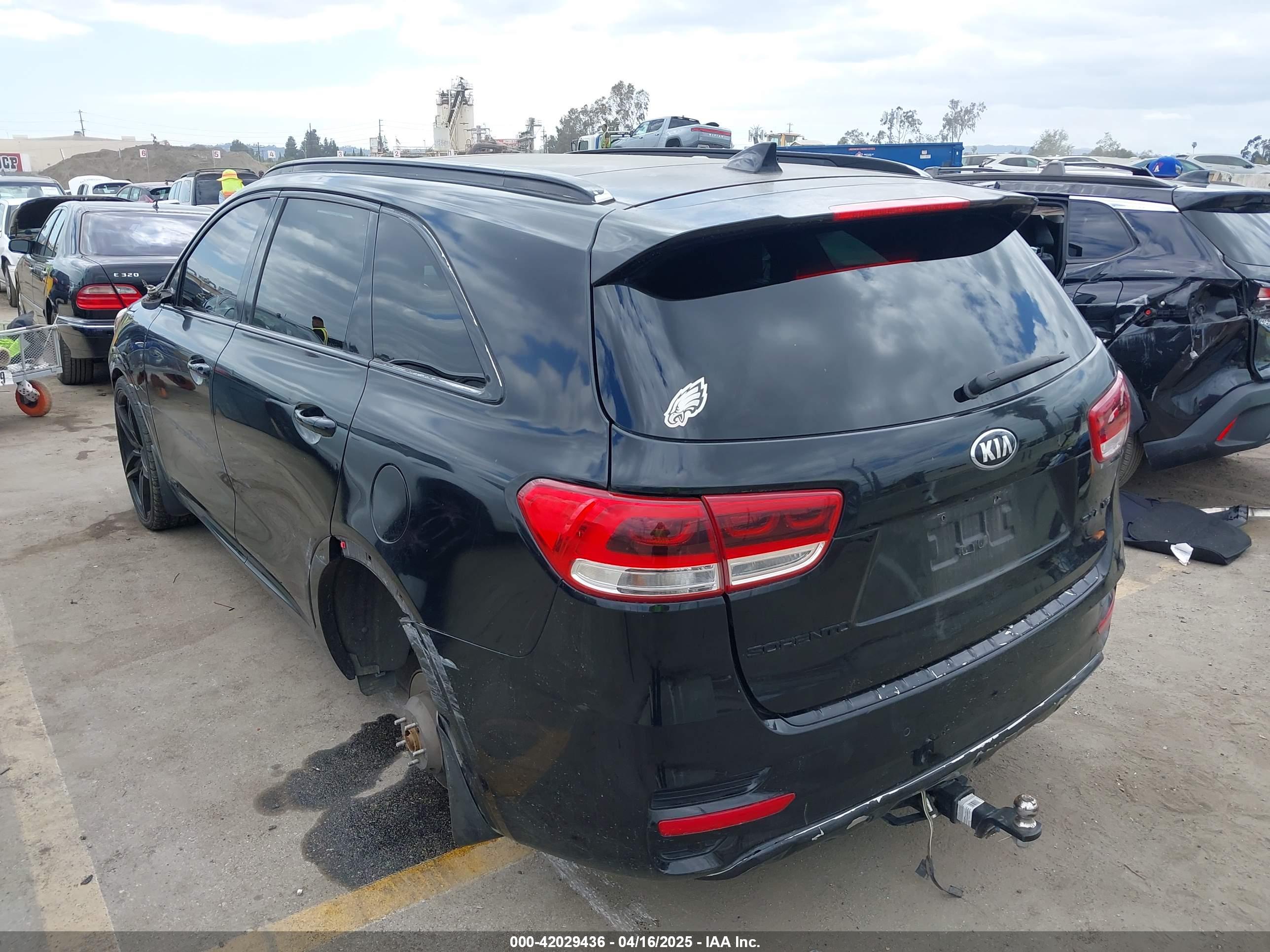 KIA SORENTO image 3