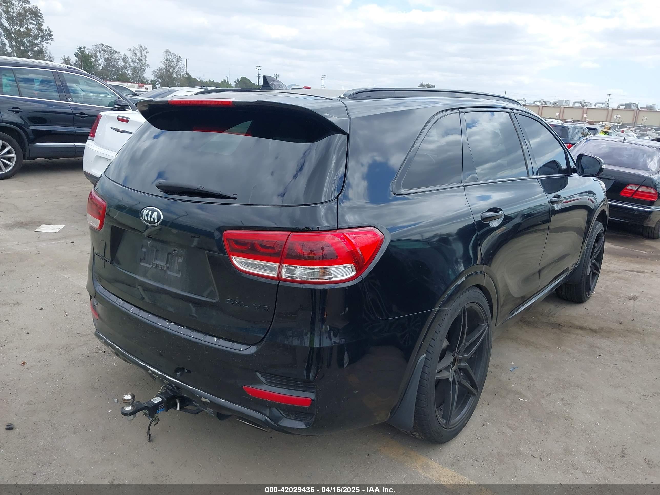KIA SORENTO image 4