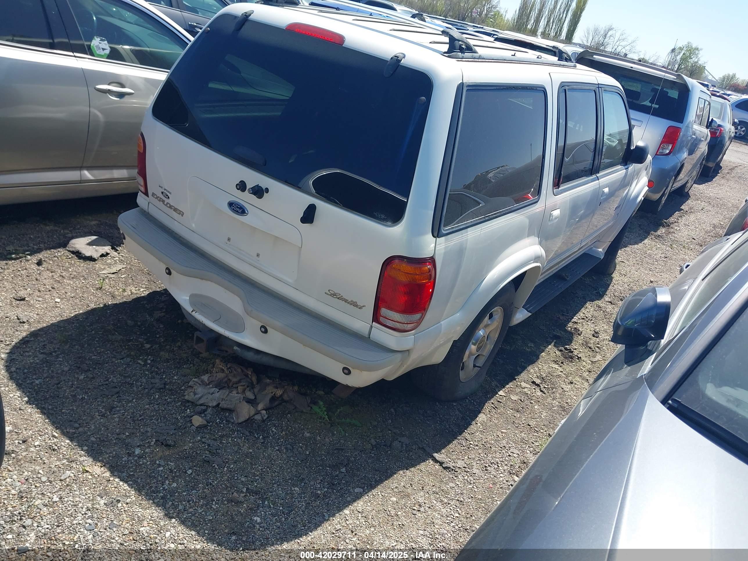 FORD EXPLORER image 4