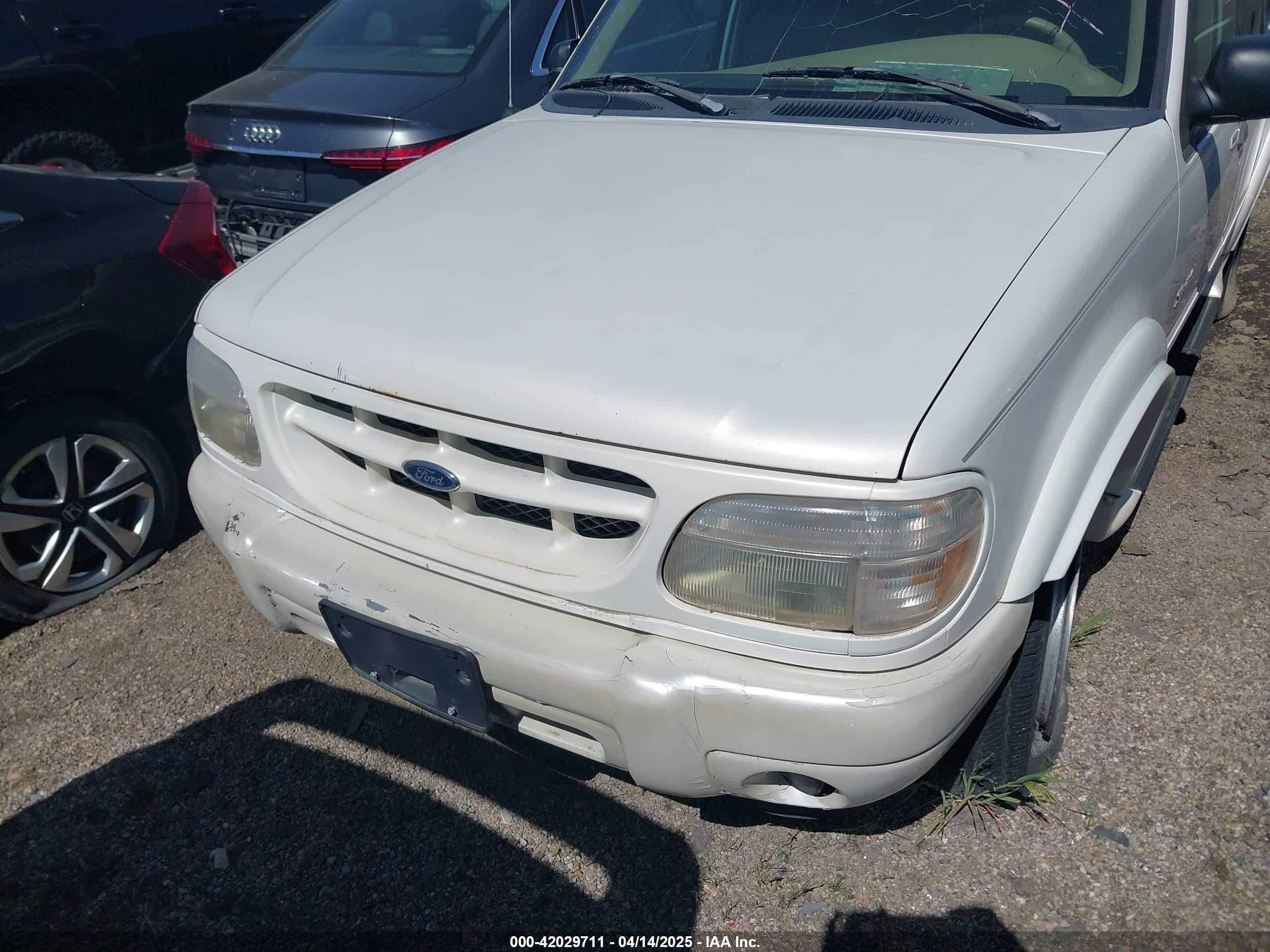 FORD EXPLORER image 6