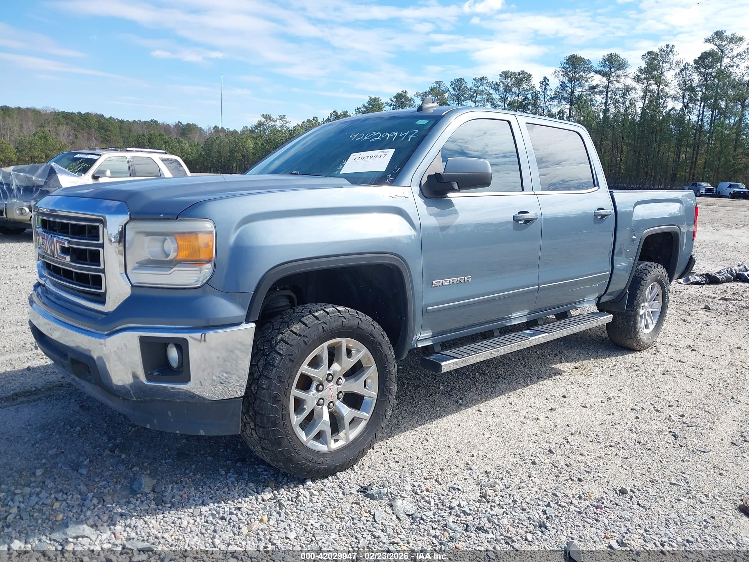 GMC SIERRA image 2