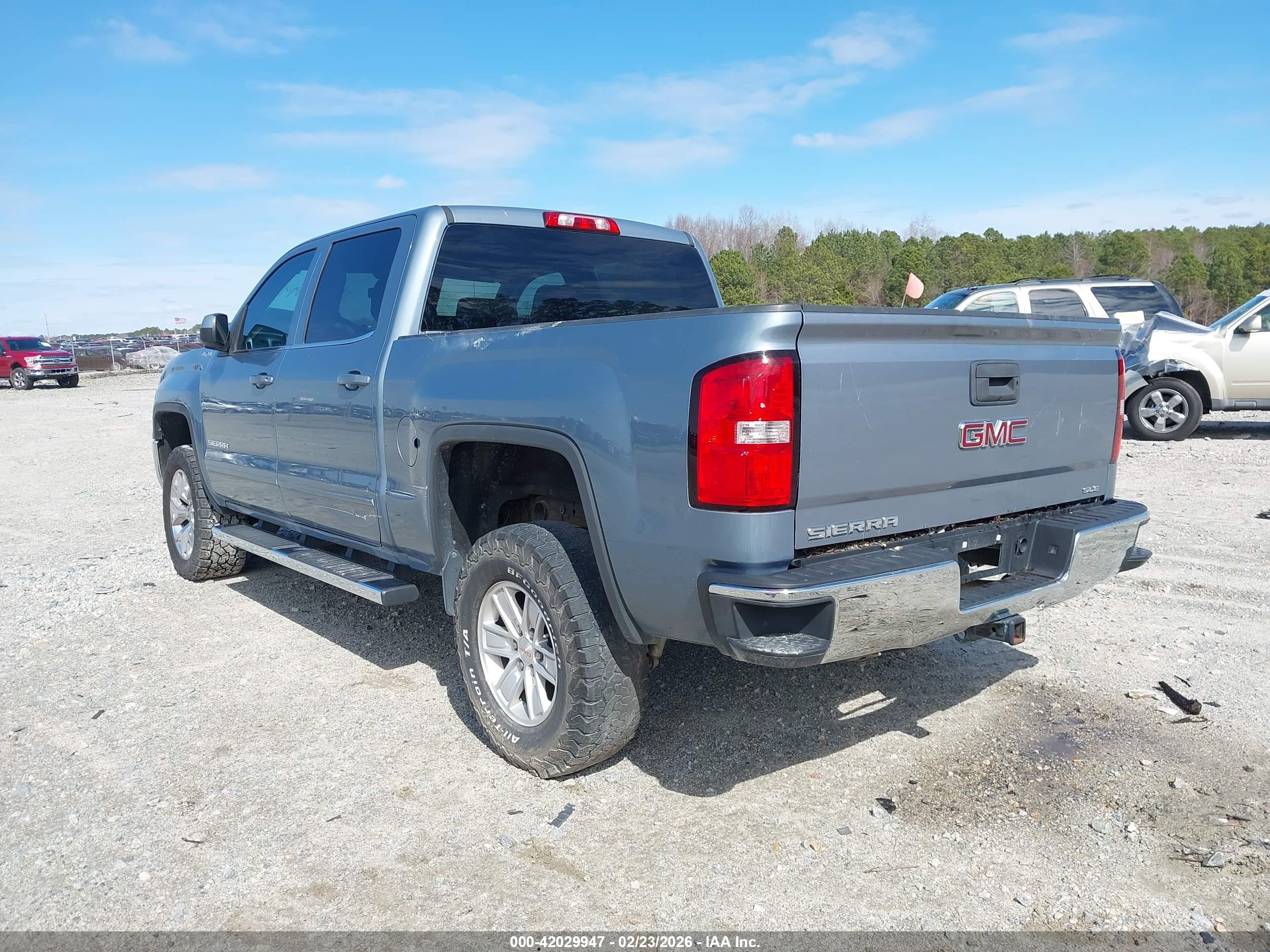 GMC SIERRA image 3