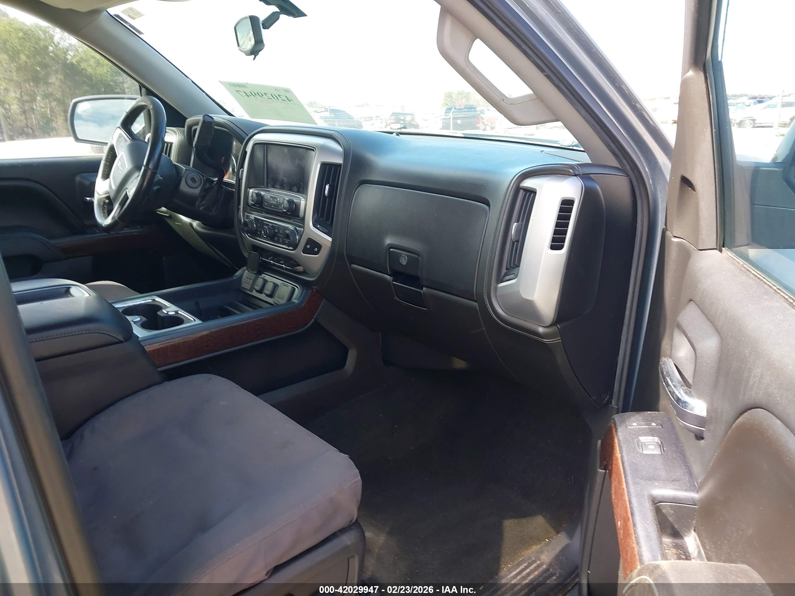 GMC SIERRA image 5