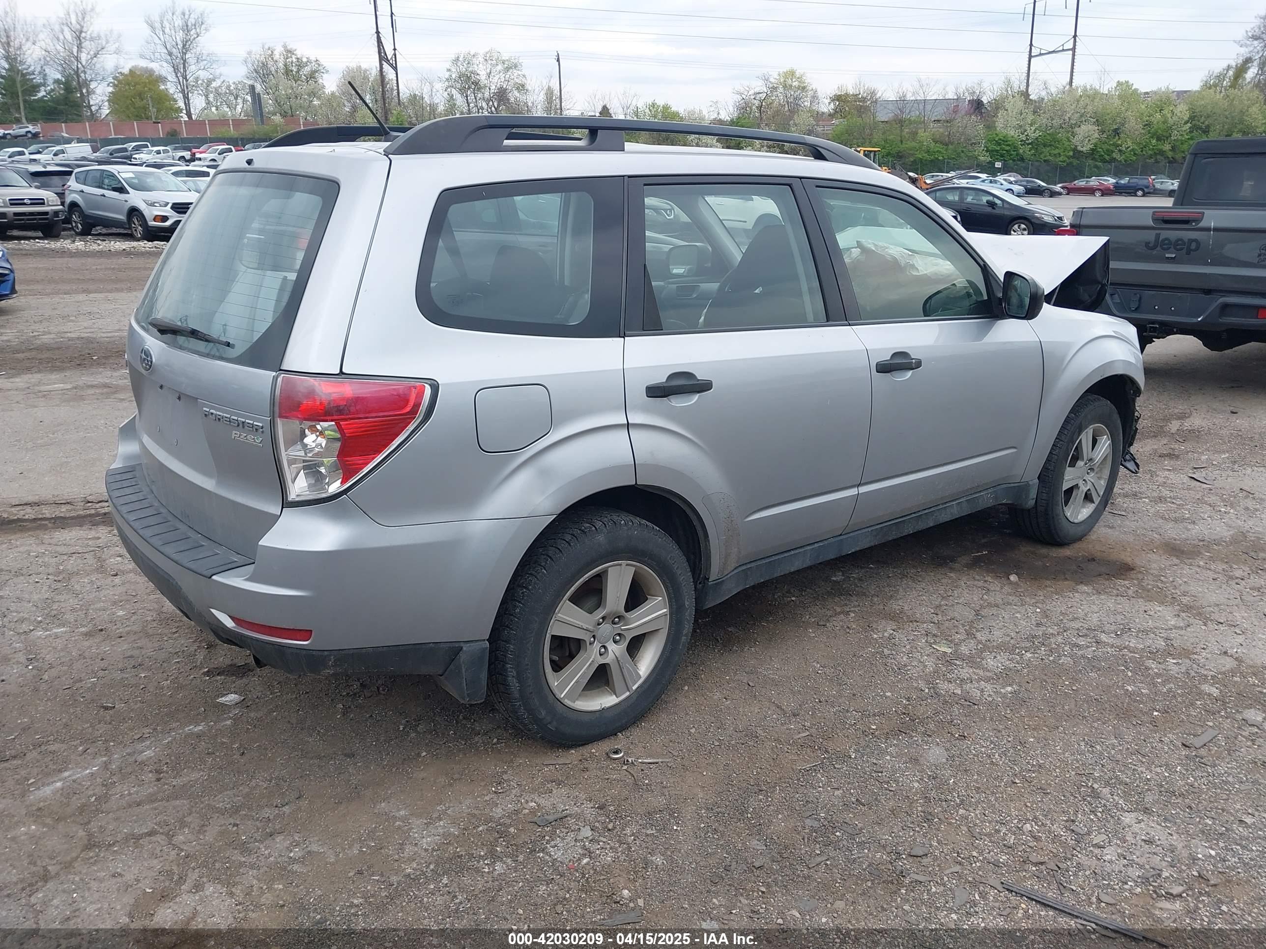 SUBARU FORESTER image 4