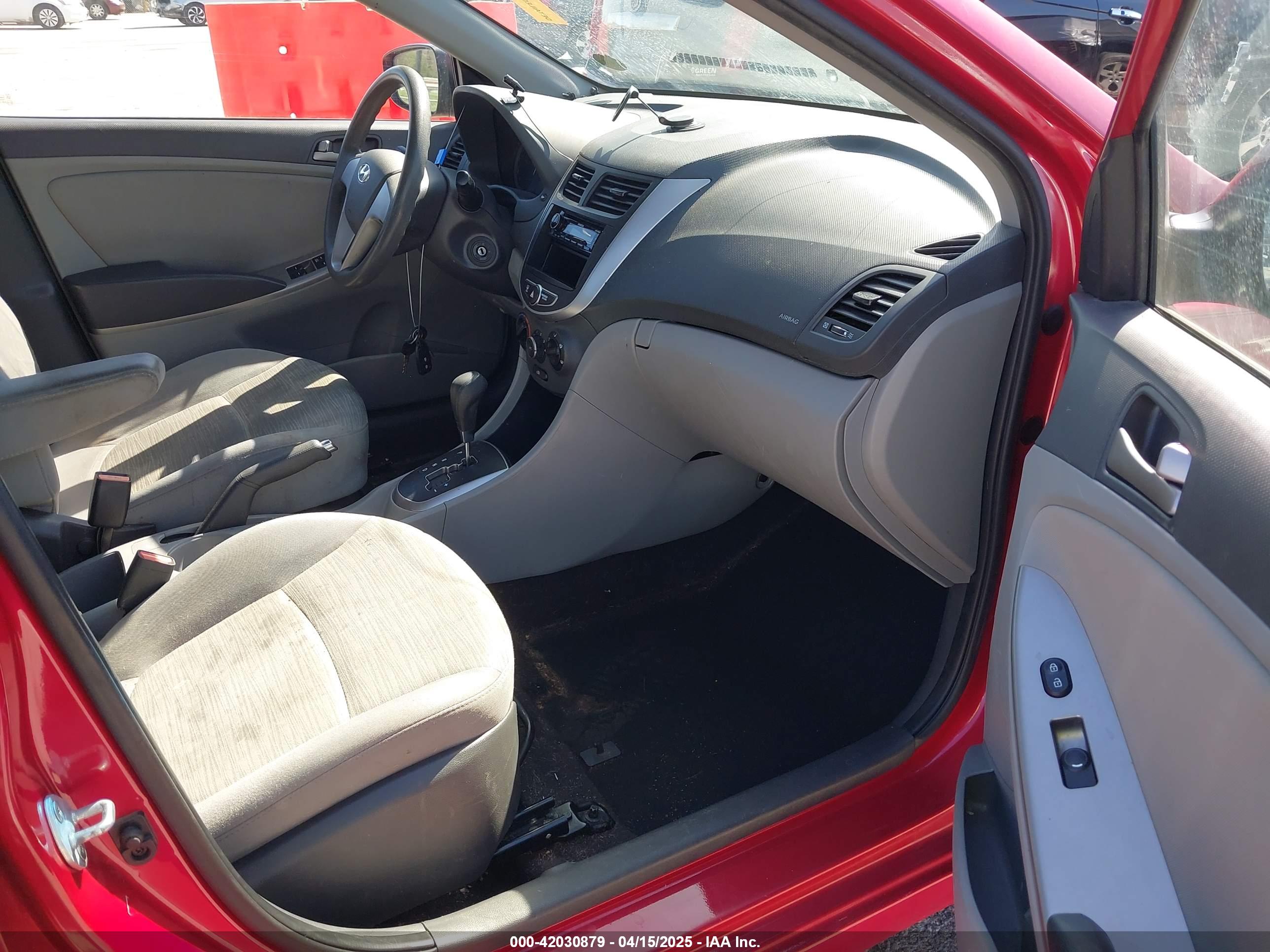 HYUNDAI ACCENT image 5